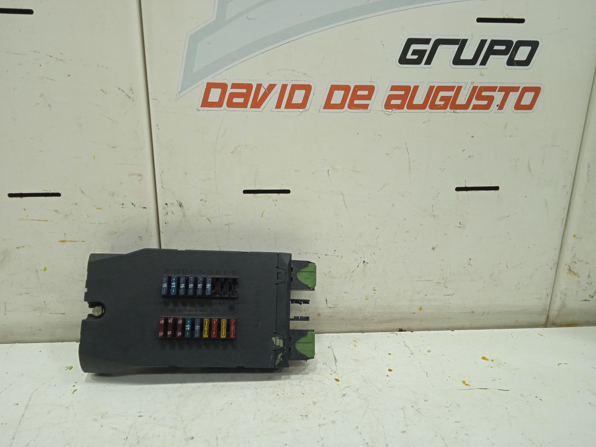 Caja reles / fusibles 108 cdi     (638.094)