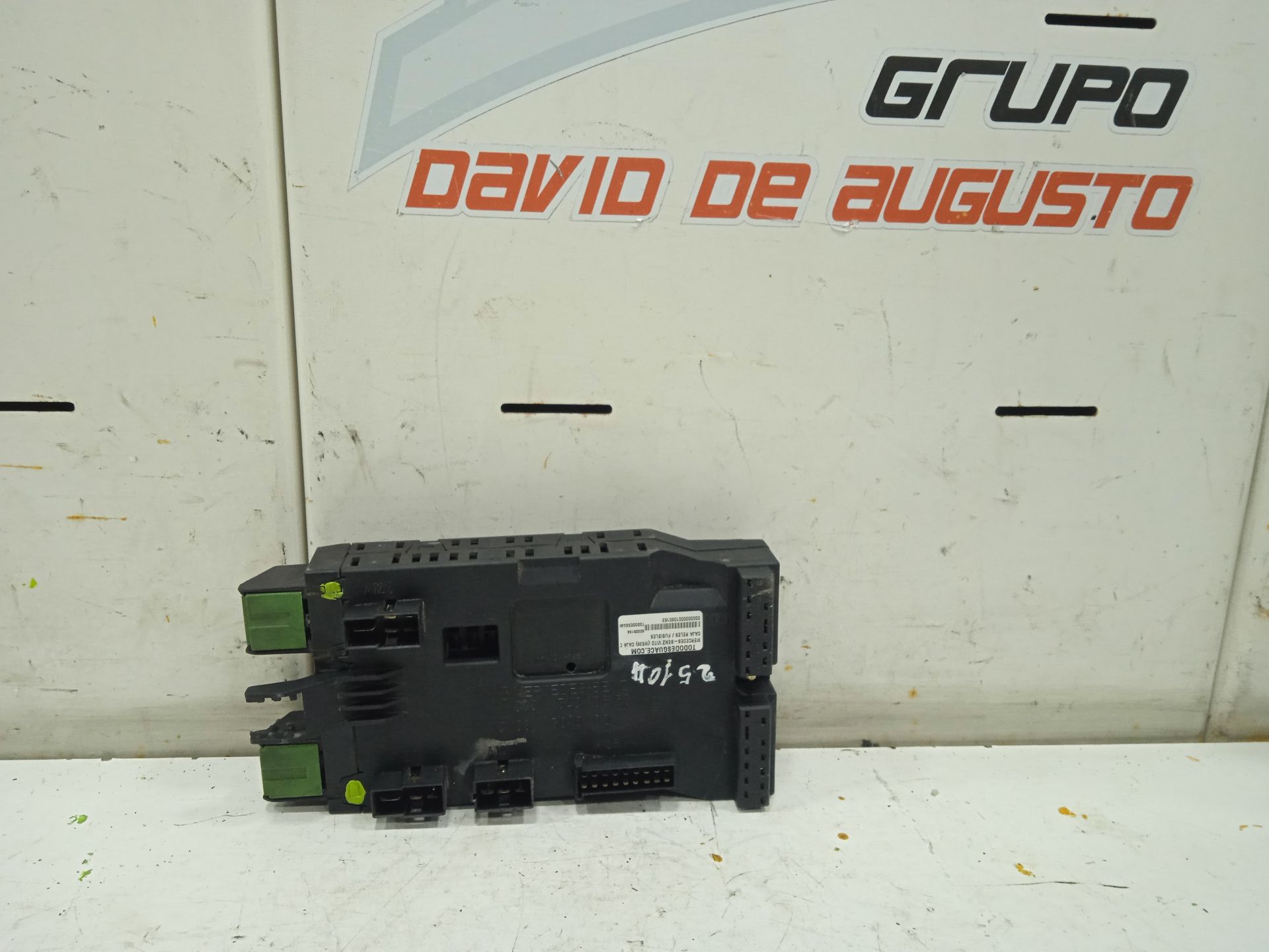 Caja reles / fusibles 108 cdi     (638.094)