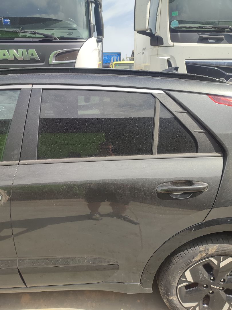 Puerta trasera izquierda kia niro (sg2) ewinter edition