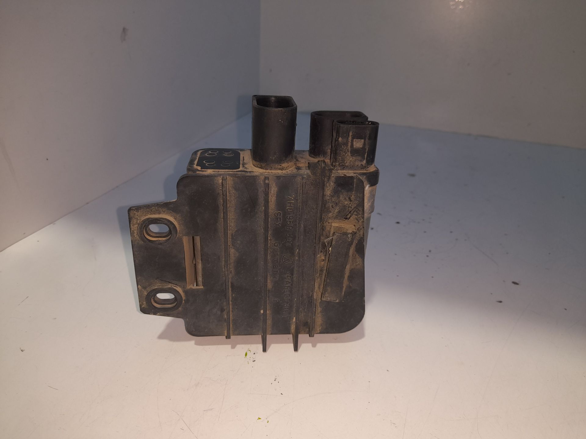 Rele electroventiladores caja cerrada  techo medio ele