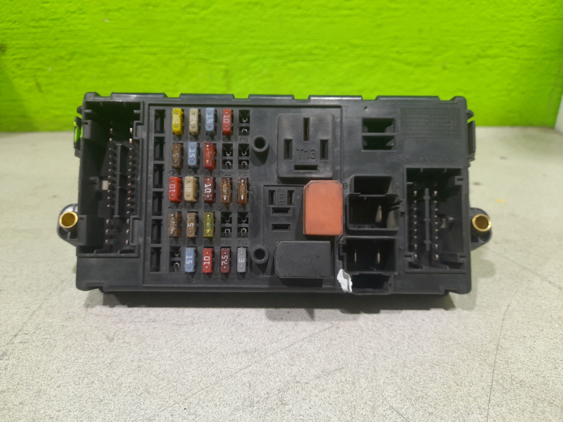 Caja reles / fusibles iveco  no identificado