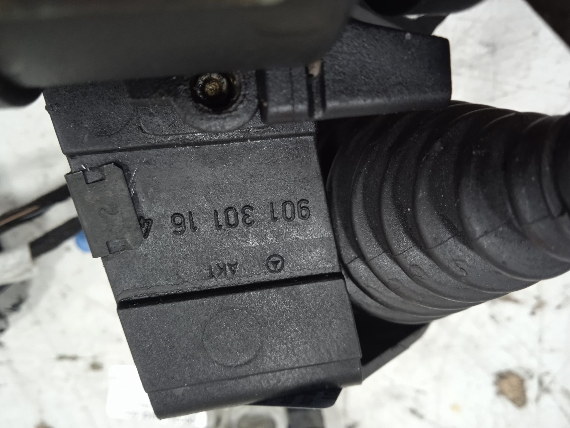 No identificado lt  46  caja cerrada