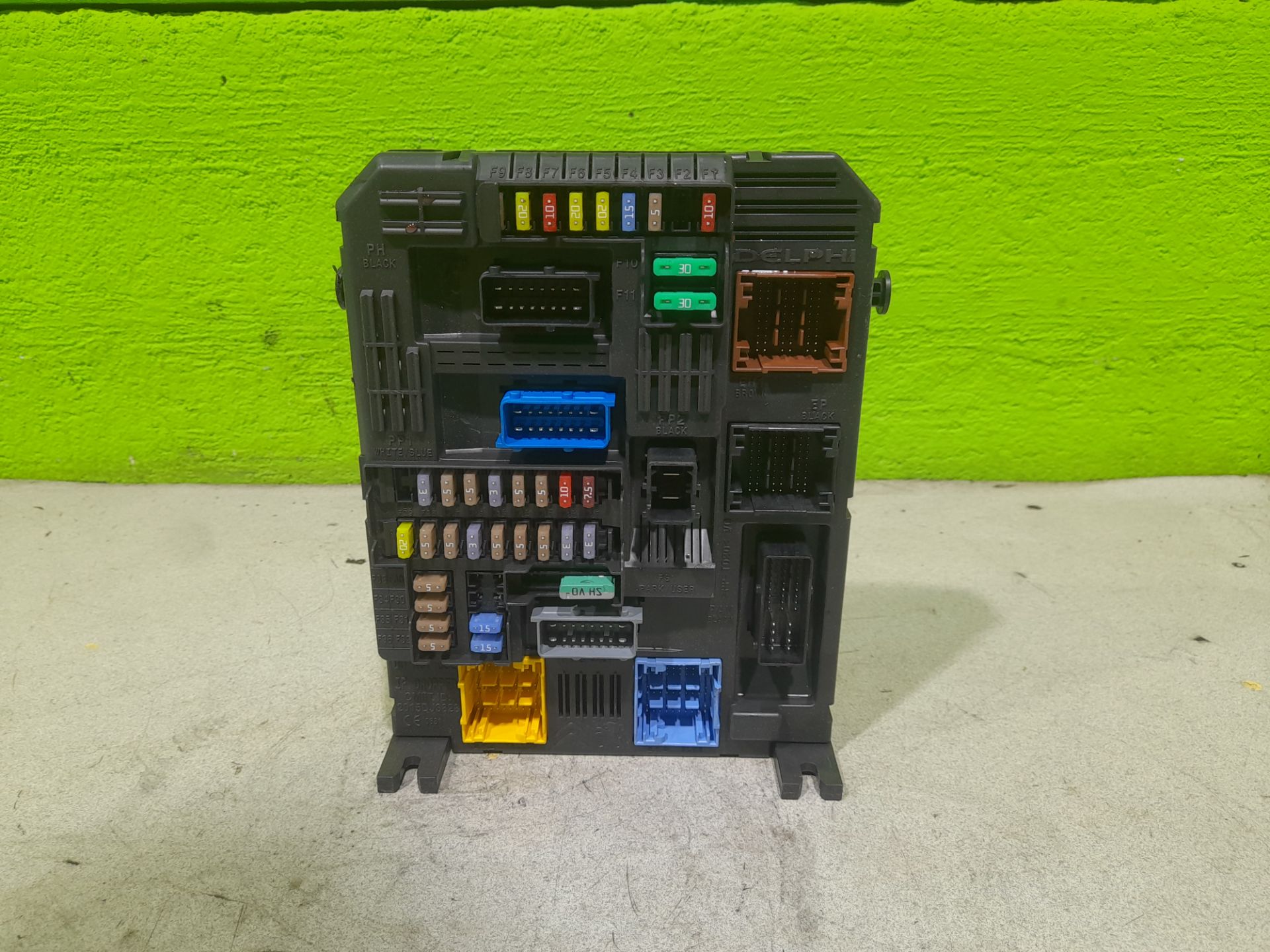 Caja reles / fusibles   no identificado