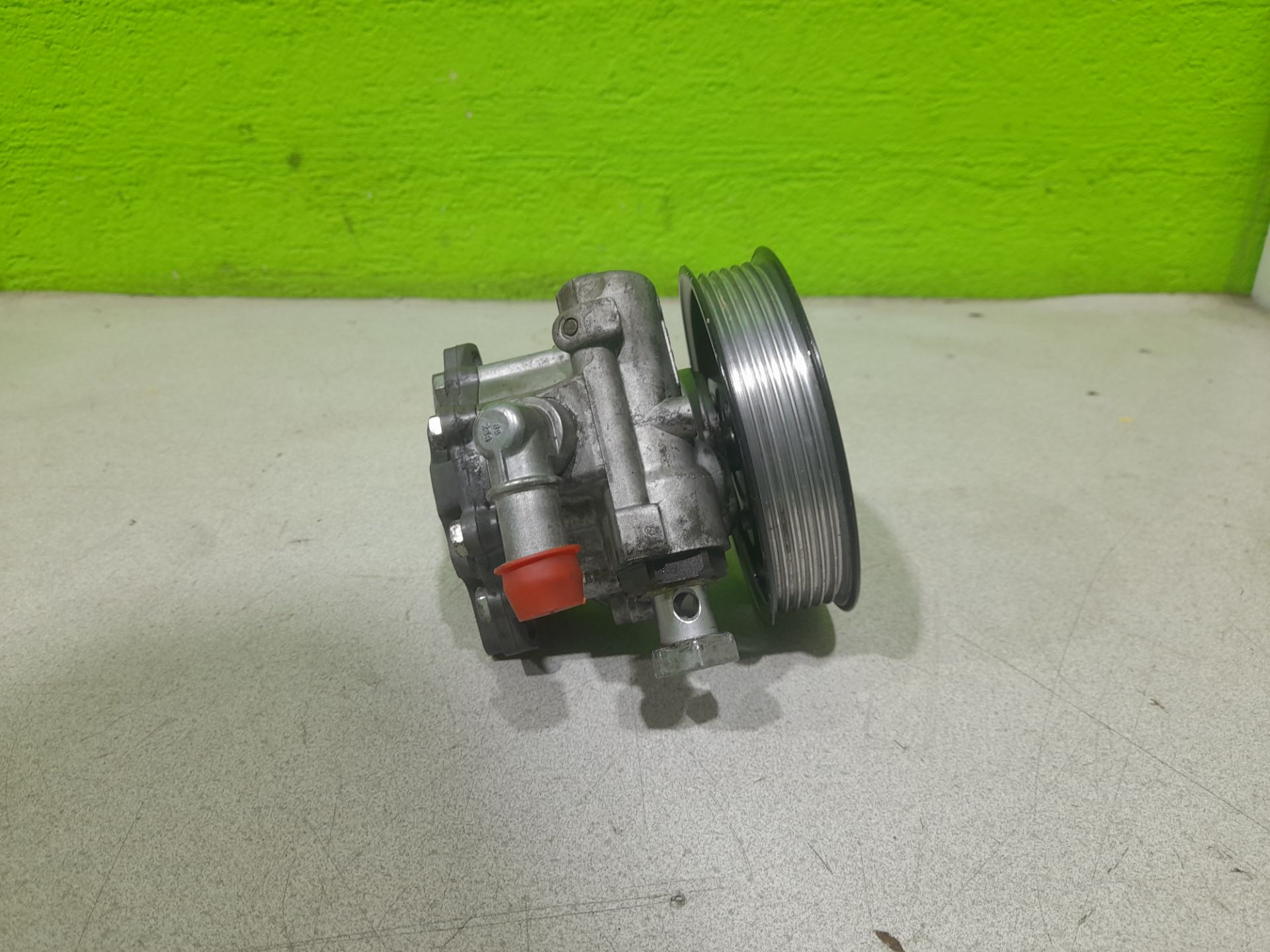 Bomba direccion audi a6 avant (4f5) 2.0 tdi