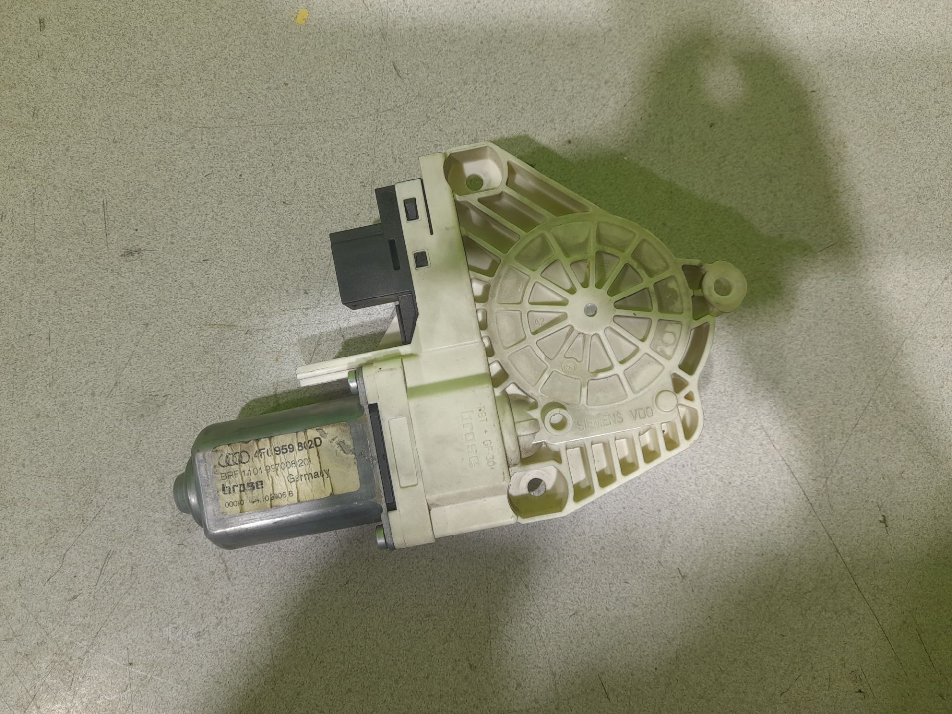 Motor elevalunas delantero derecho audi a6 avant (4f5) 2.0 tdi