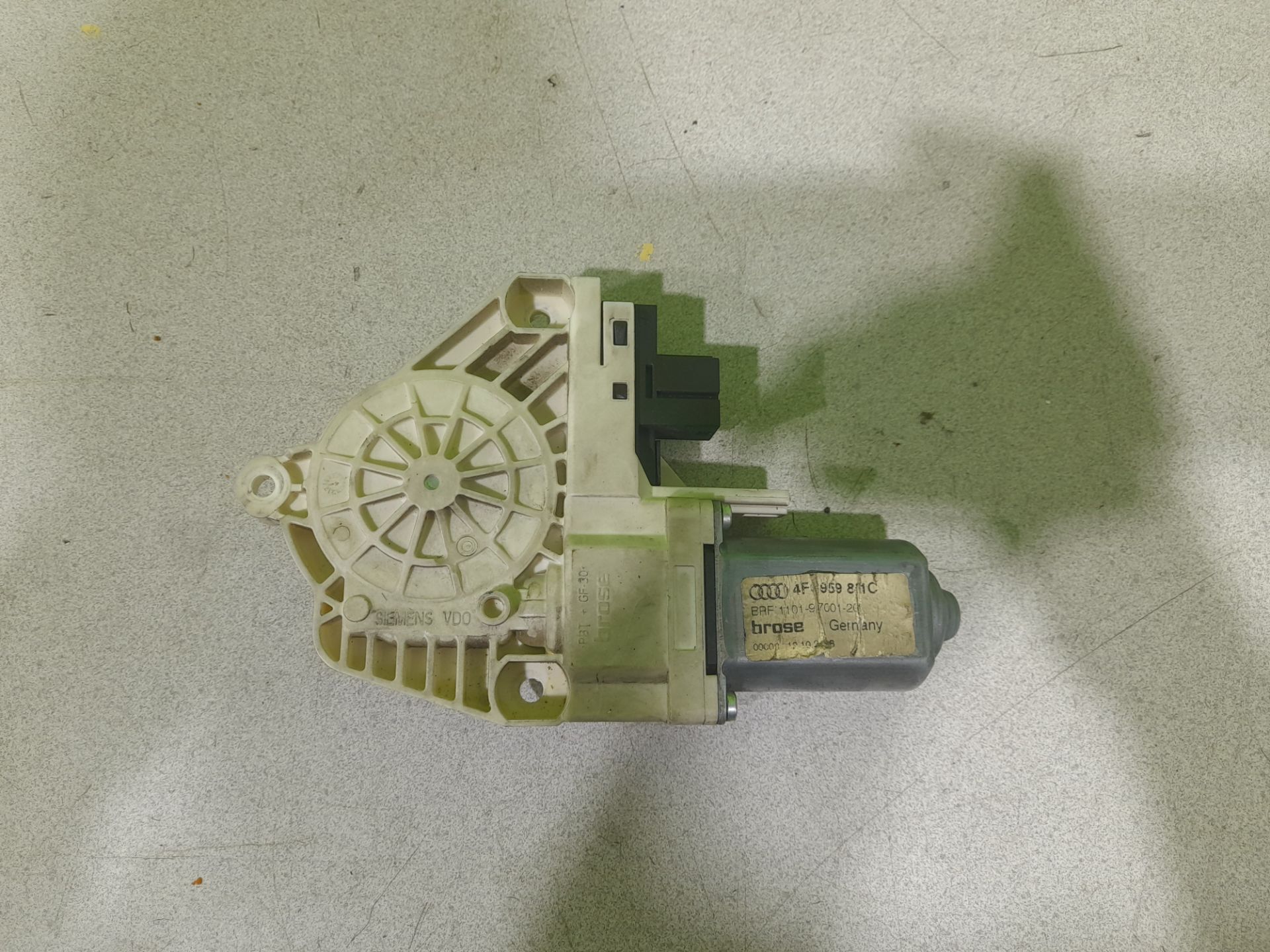 Motor elevalunas trasero izquierdo audi a6 avant (4f5) 2.0 tdi