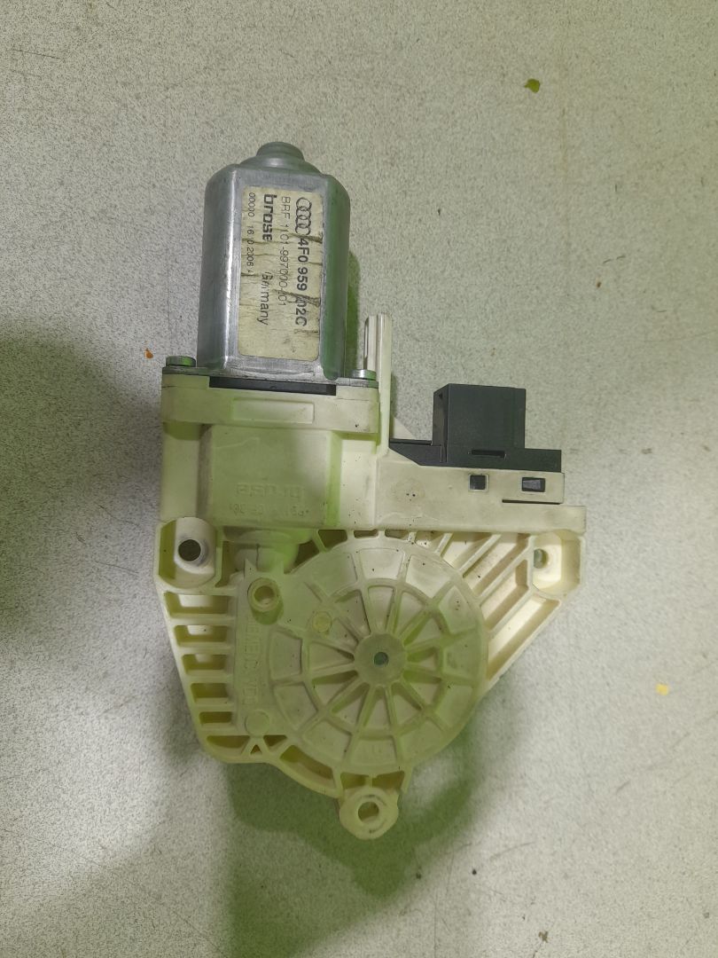 Motor elevalunas trasero derecho audi a6 avant (4f5) 2.0 tdi
