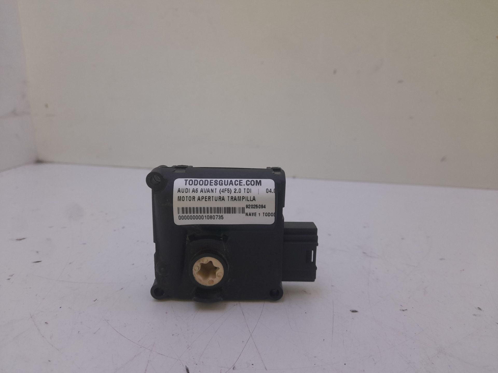 Motor apertura trampilla audi a6 avant (4f5) 2.0 tdi