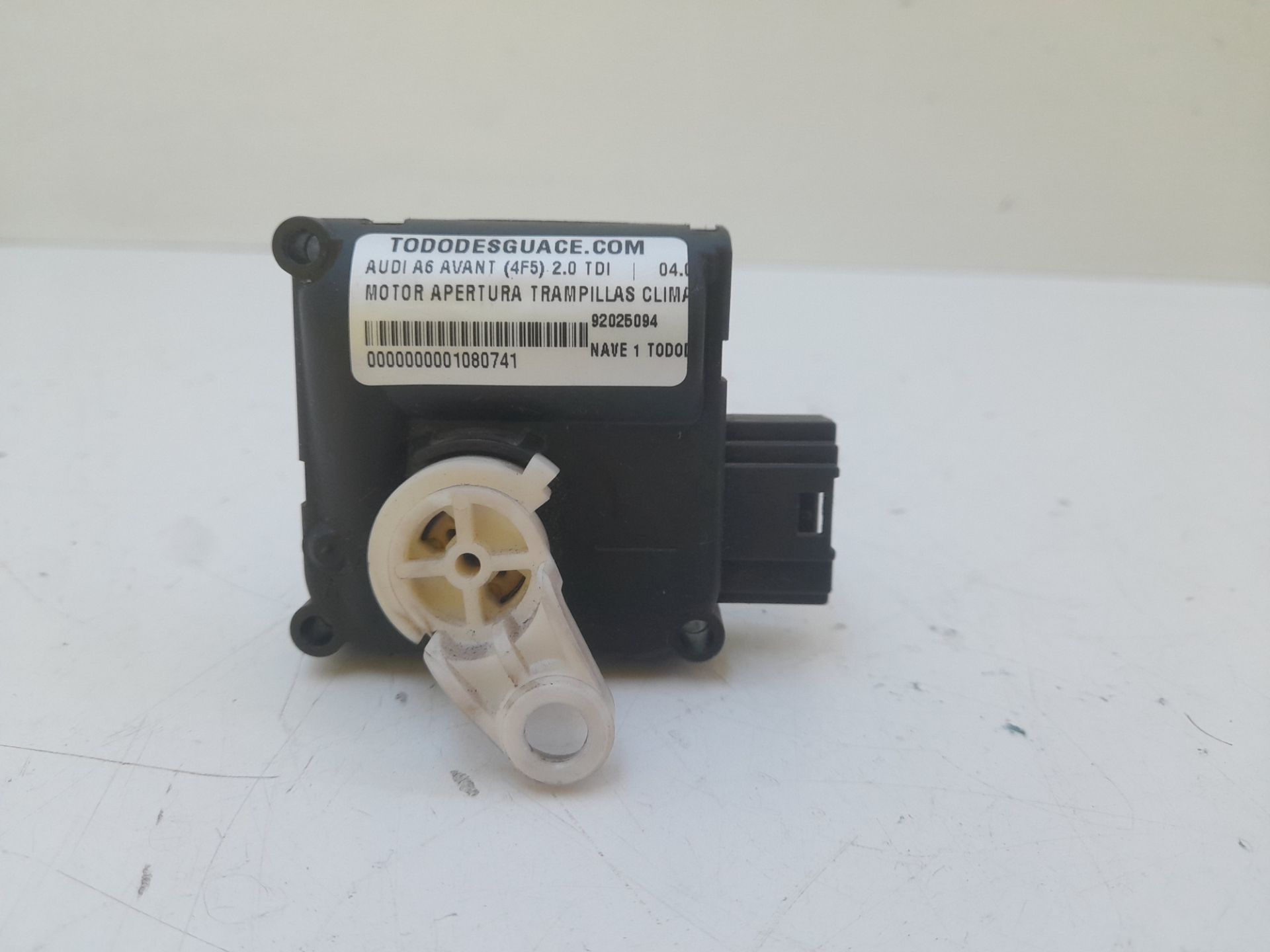 Motor apertura trampillas climatizador audi a6 avant (4f5) 2.0 tdi