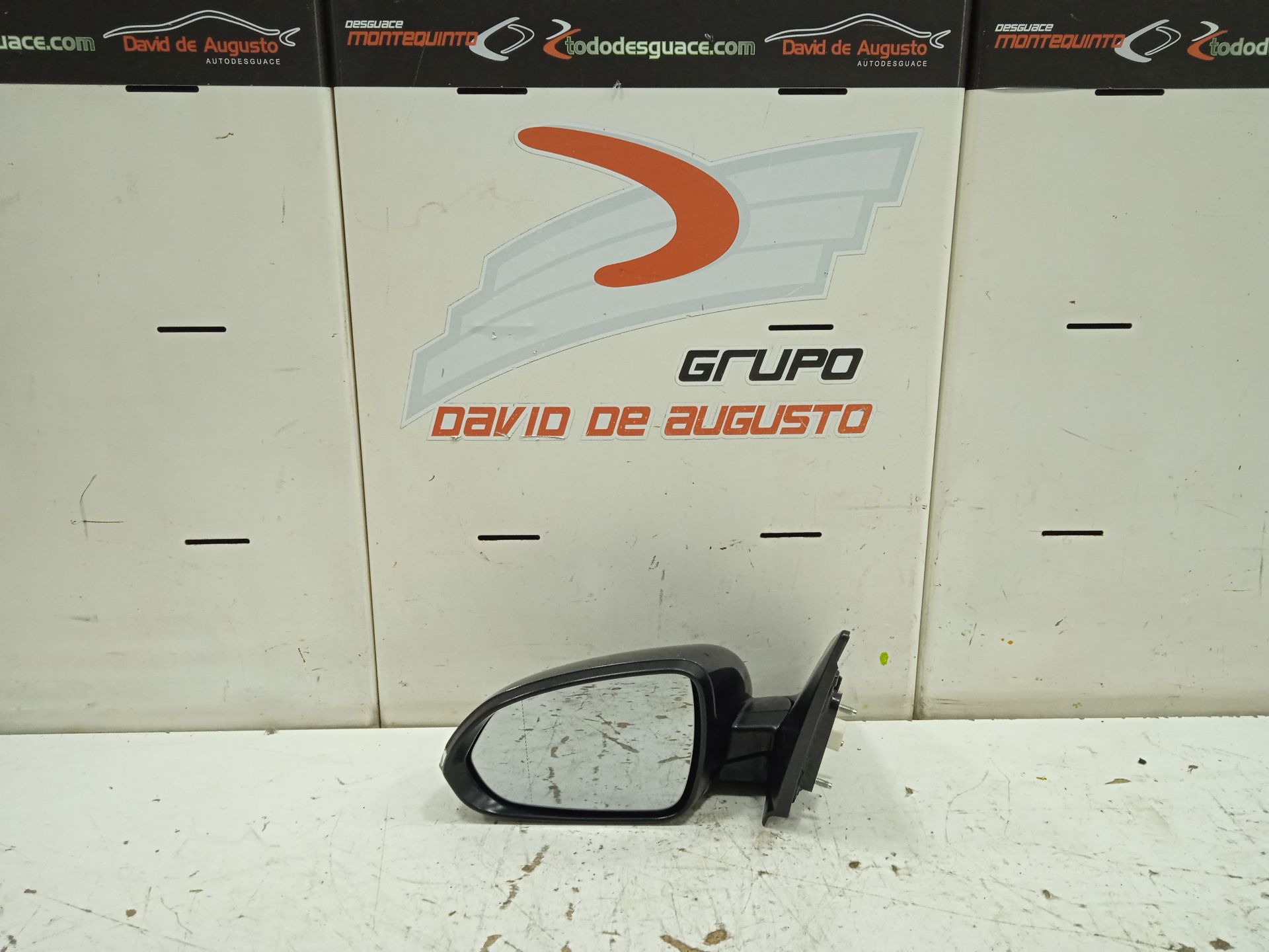 Retrovisor izquierdo   no identificado
