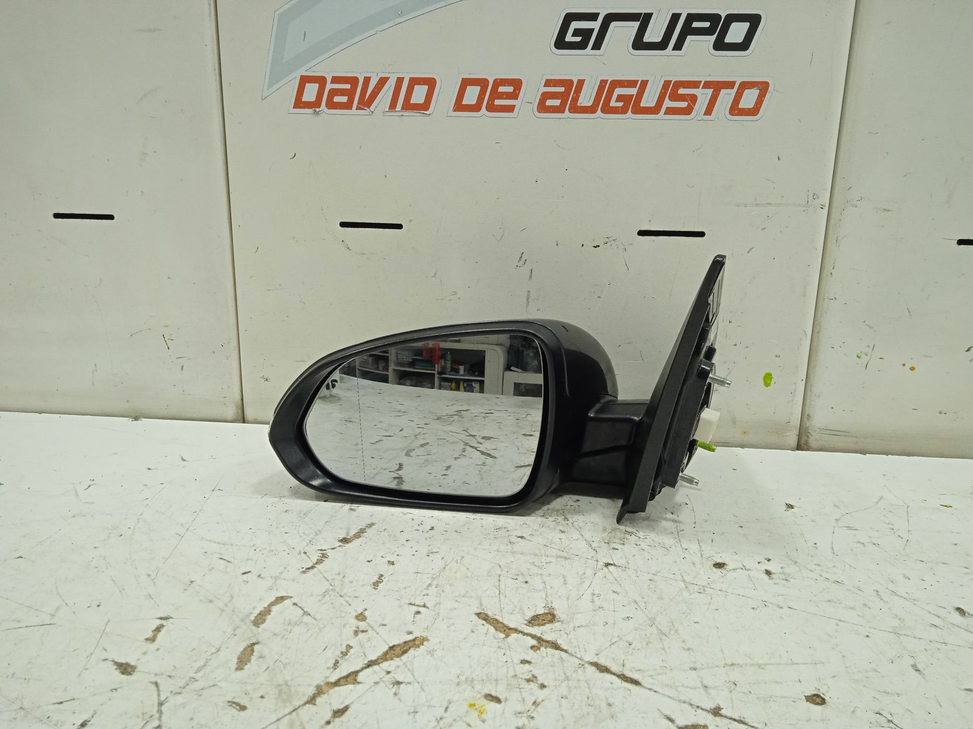 Retrovisor izquierdo   no identificado