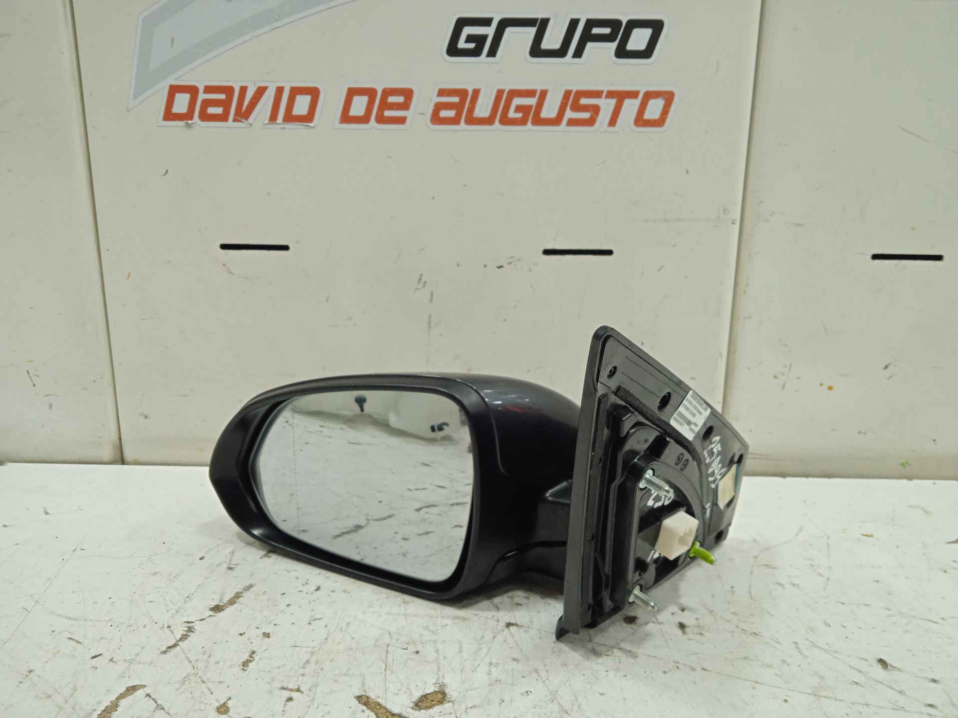 Retrovisor izquierdo   no identificado