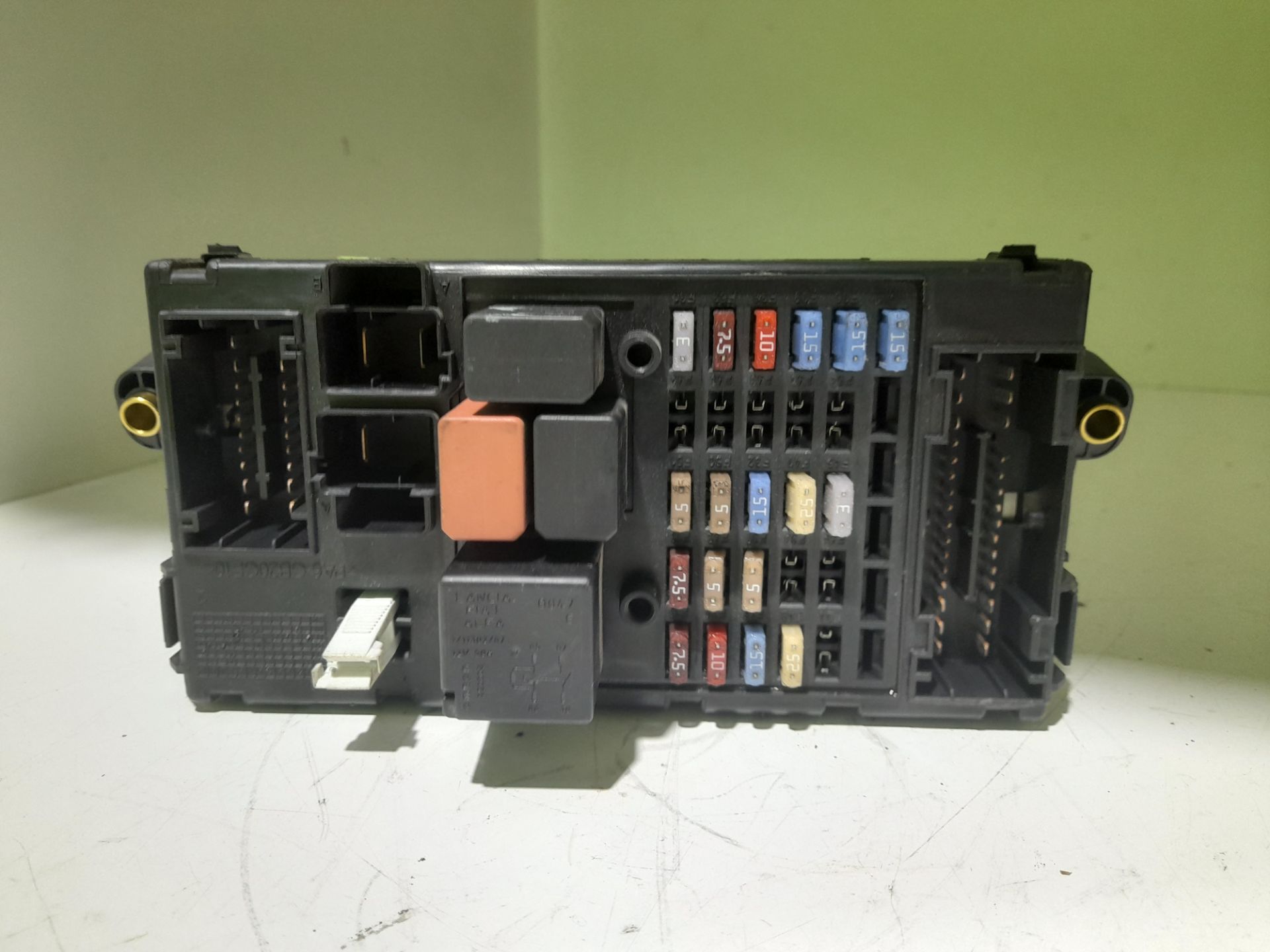 Caja reles / fusibles iveco  no identificado