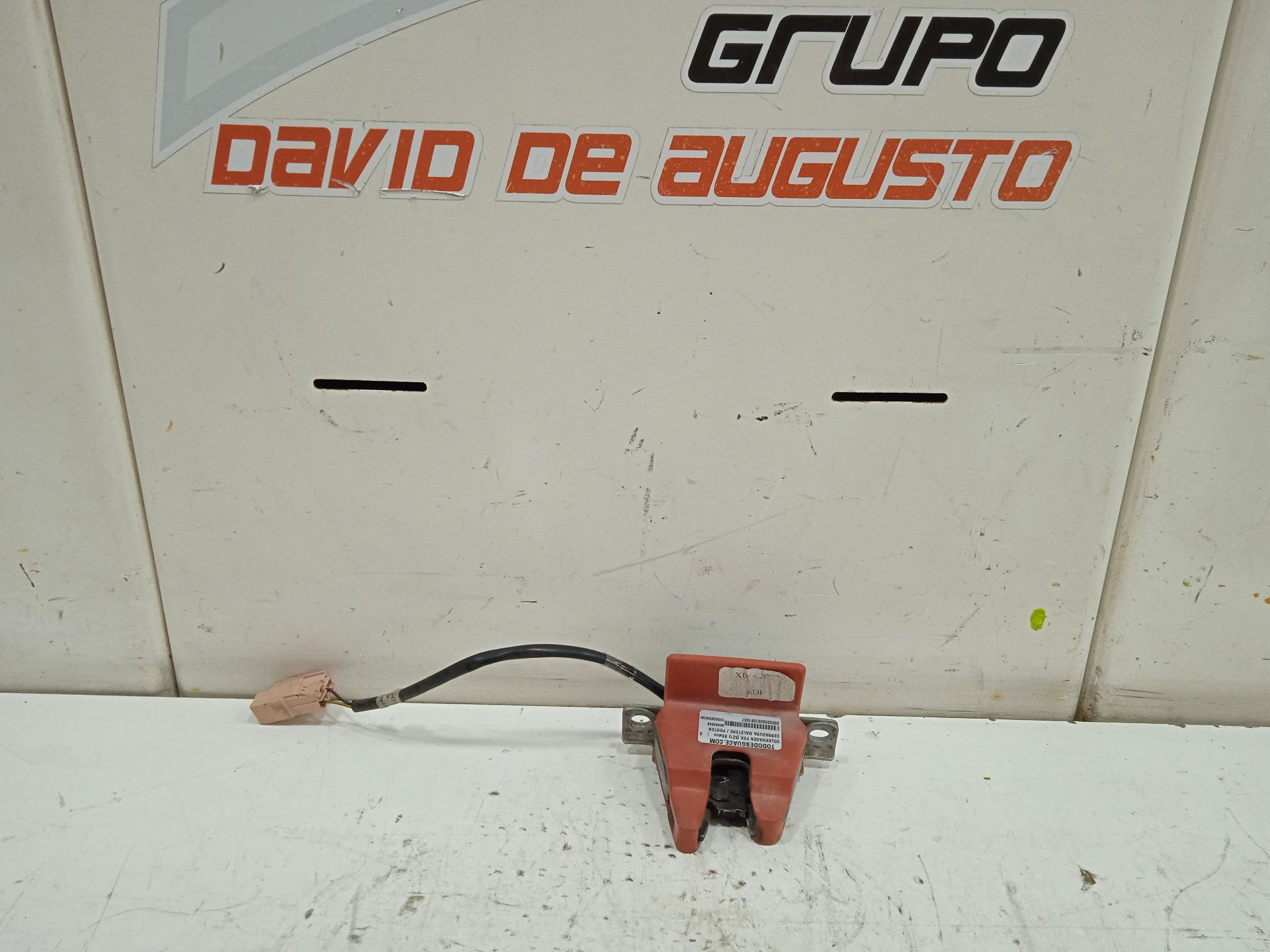Cerradura maletero / porton básico