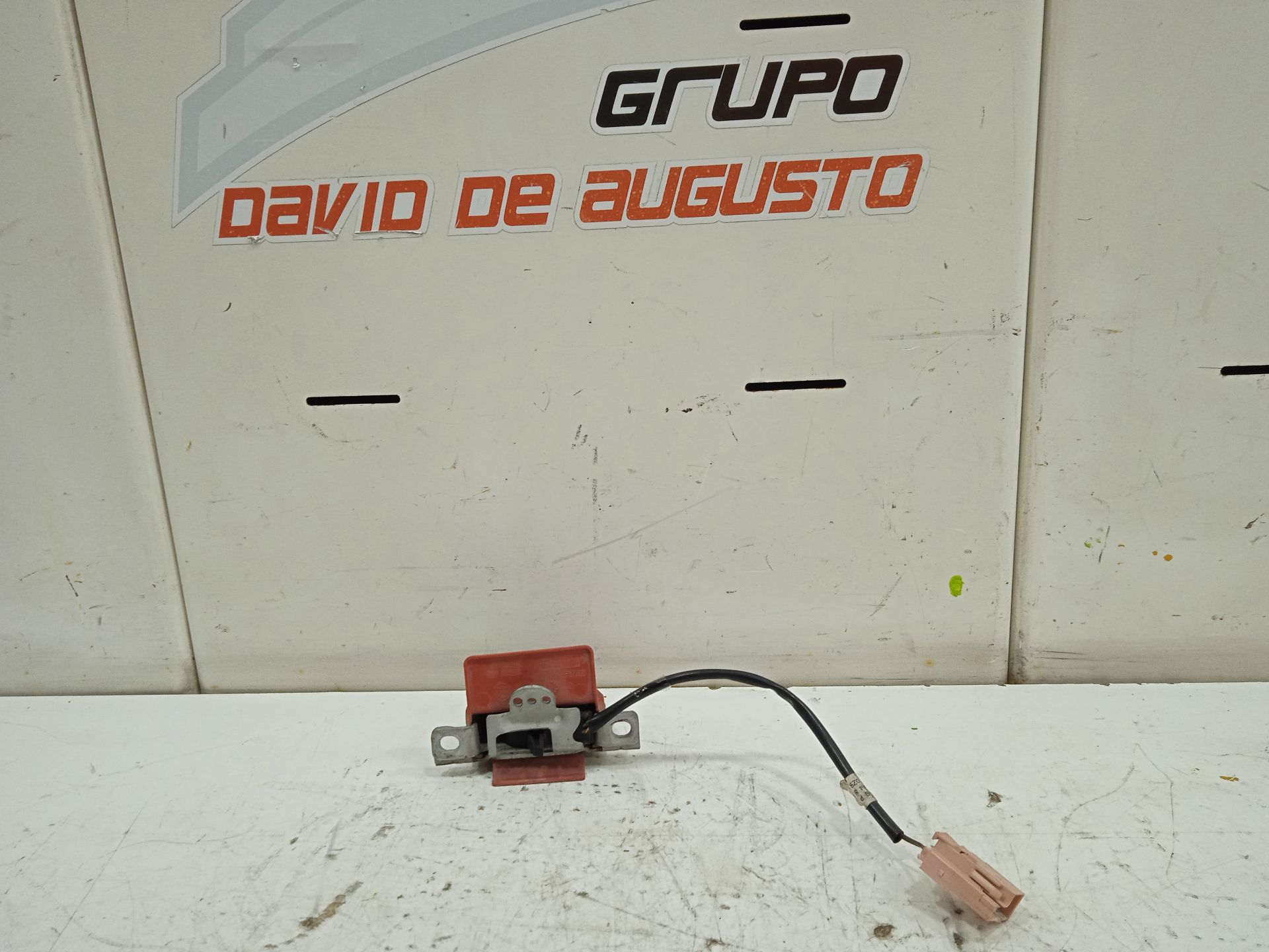 Cerradura maletero / porton básico