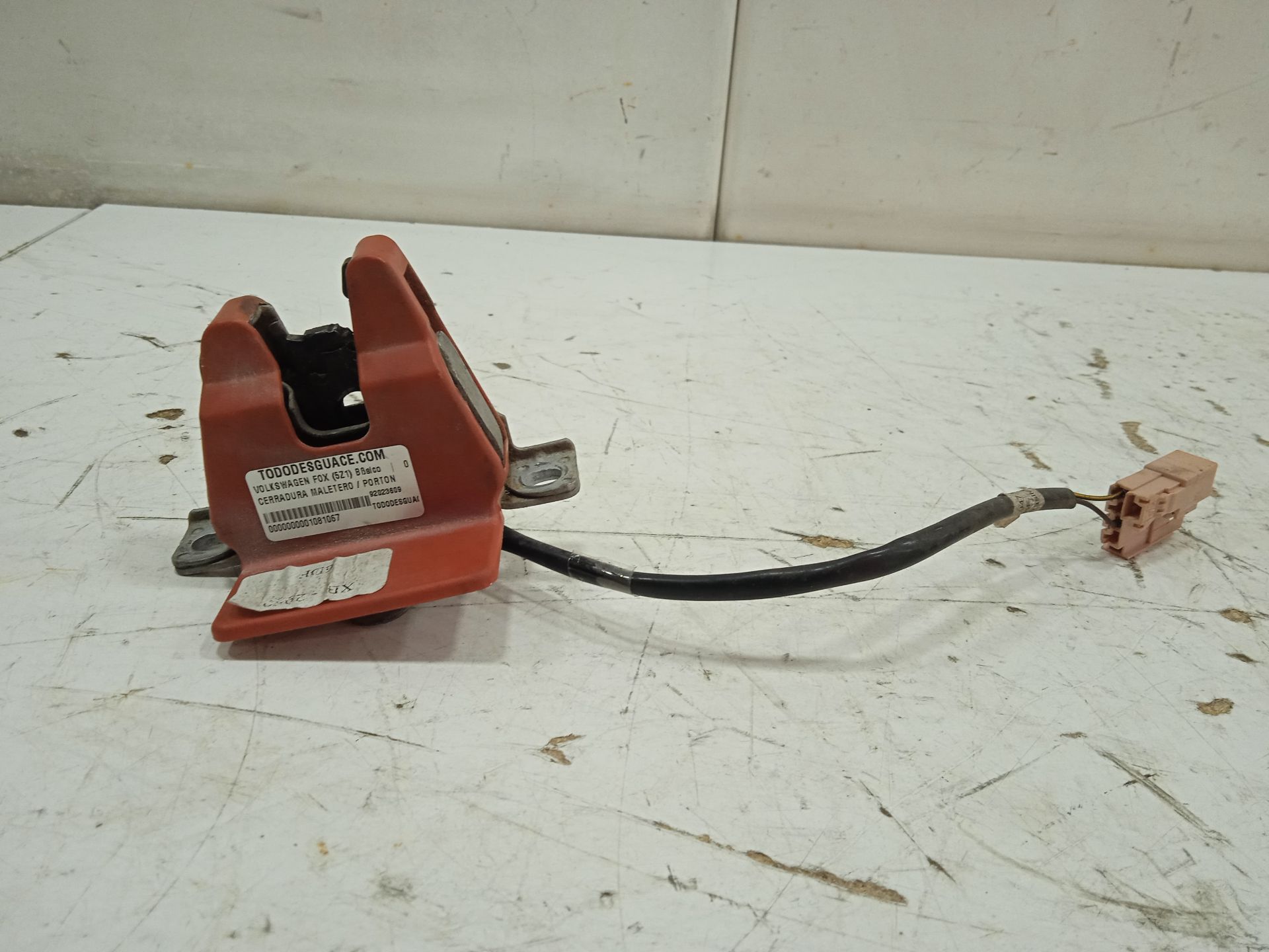 Cerradura maletero / porton básico