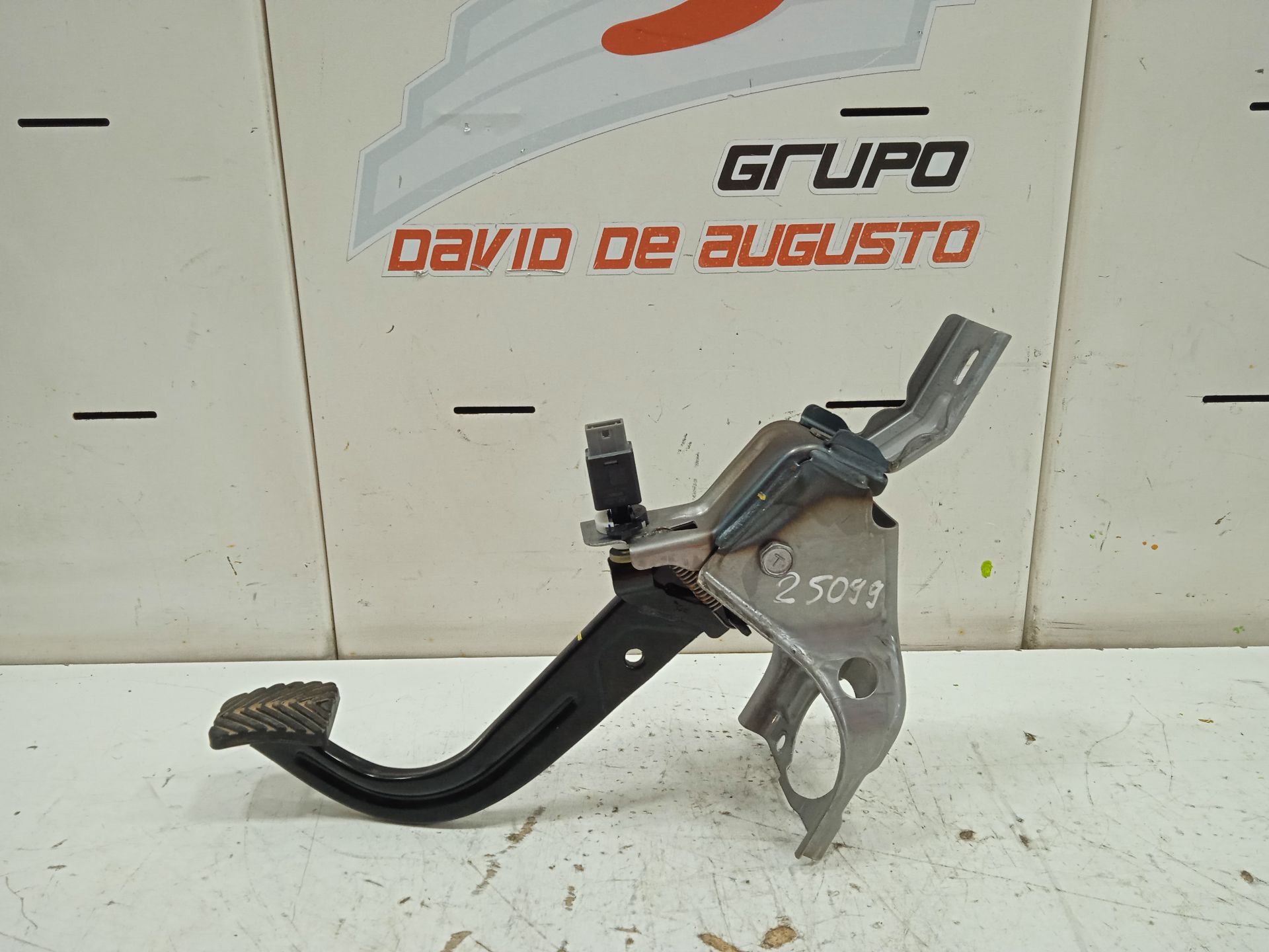 Pedal embrague   no identificado