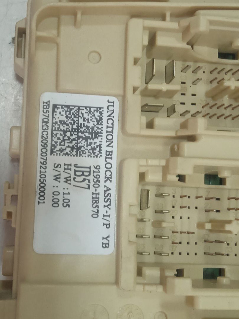 Caja reles / fusibles   no identificado