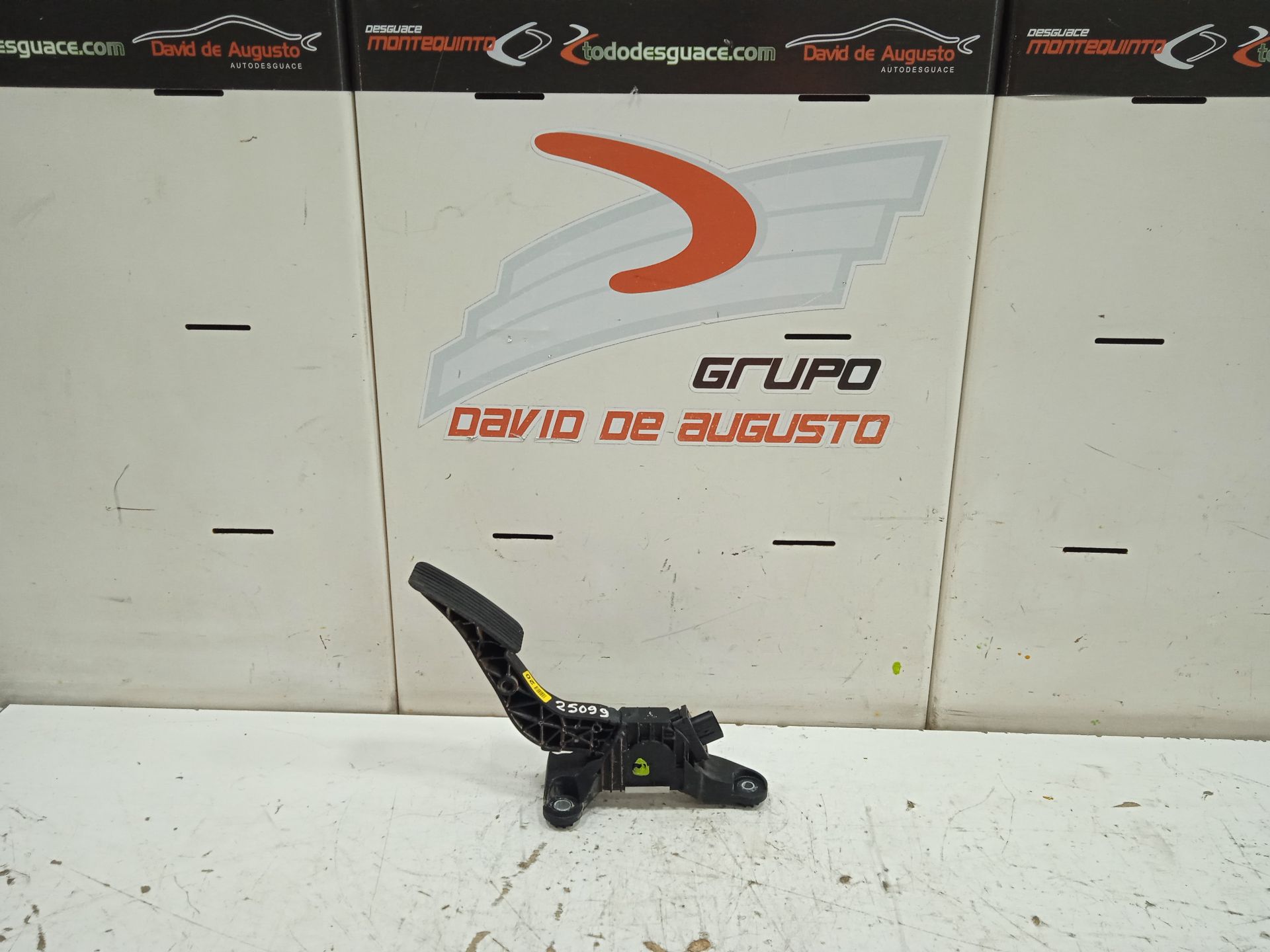 Pedal acelerador   no identificado