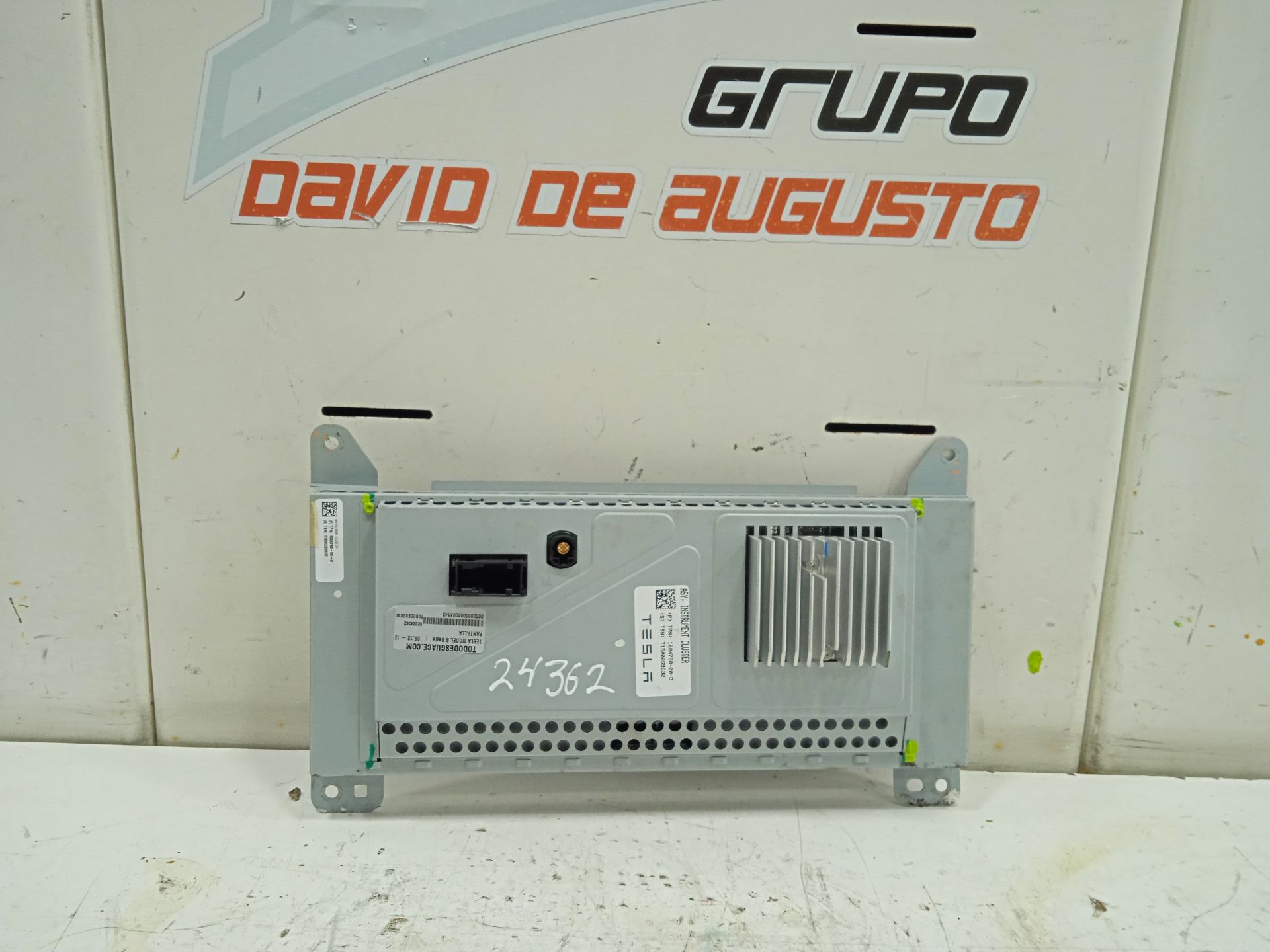 No identificado tesla model s basis
