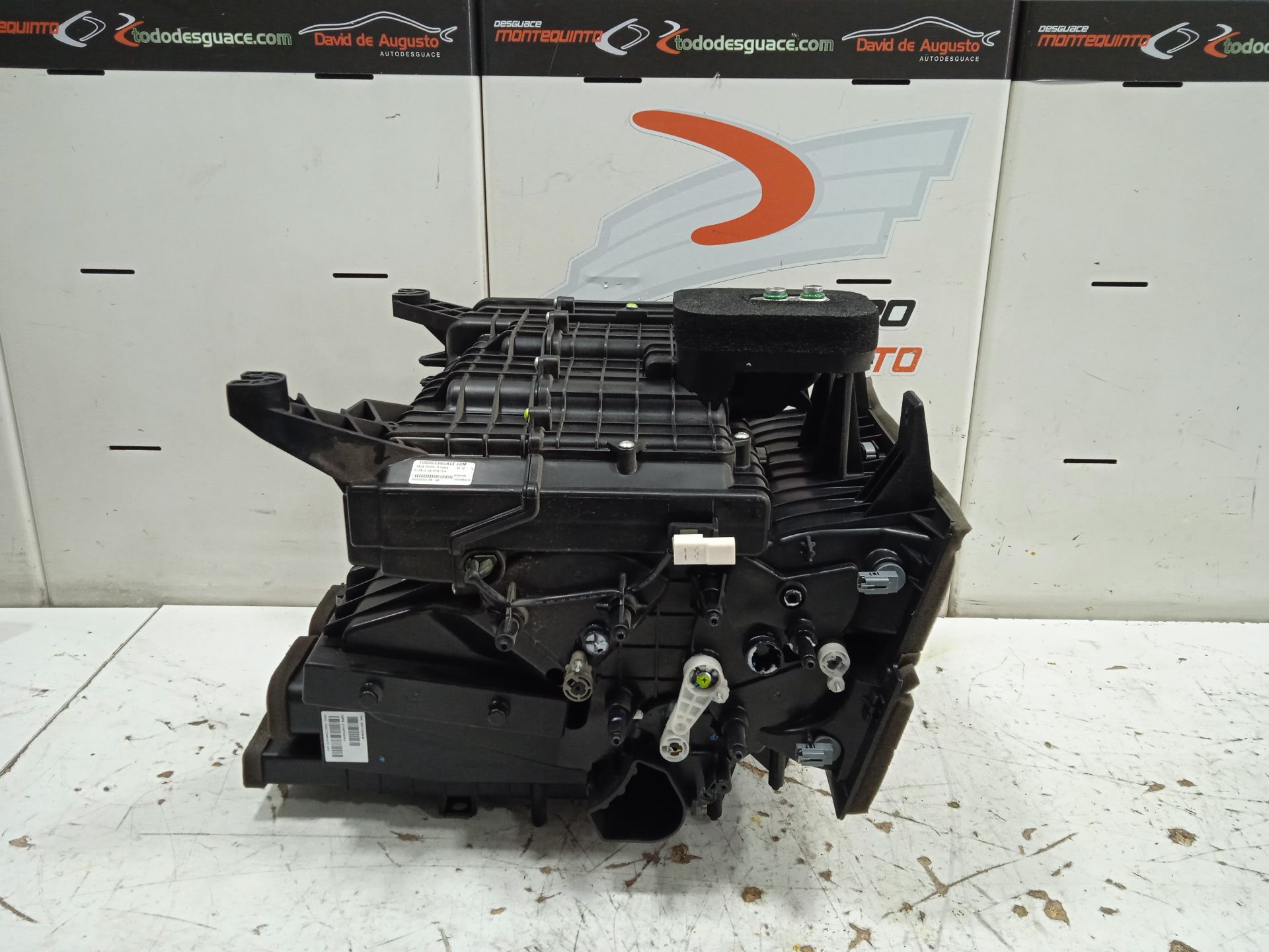 No identificado tesla model s basis
