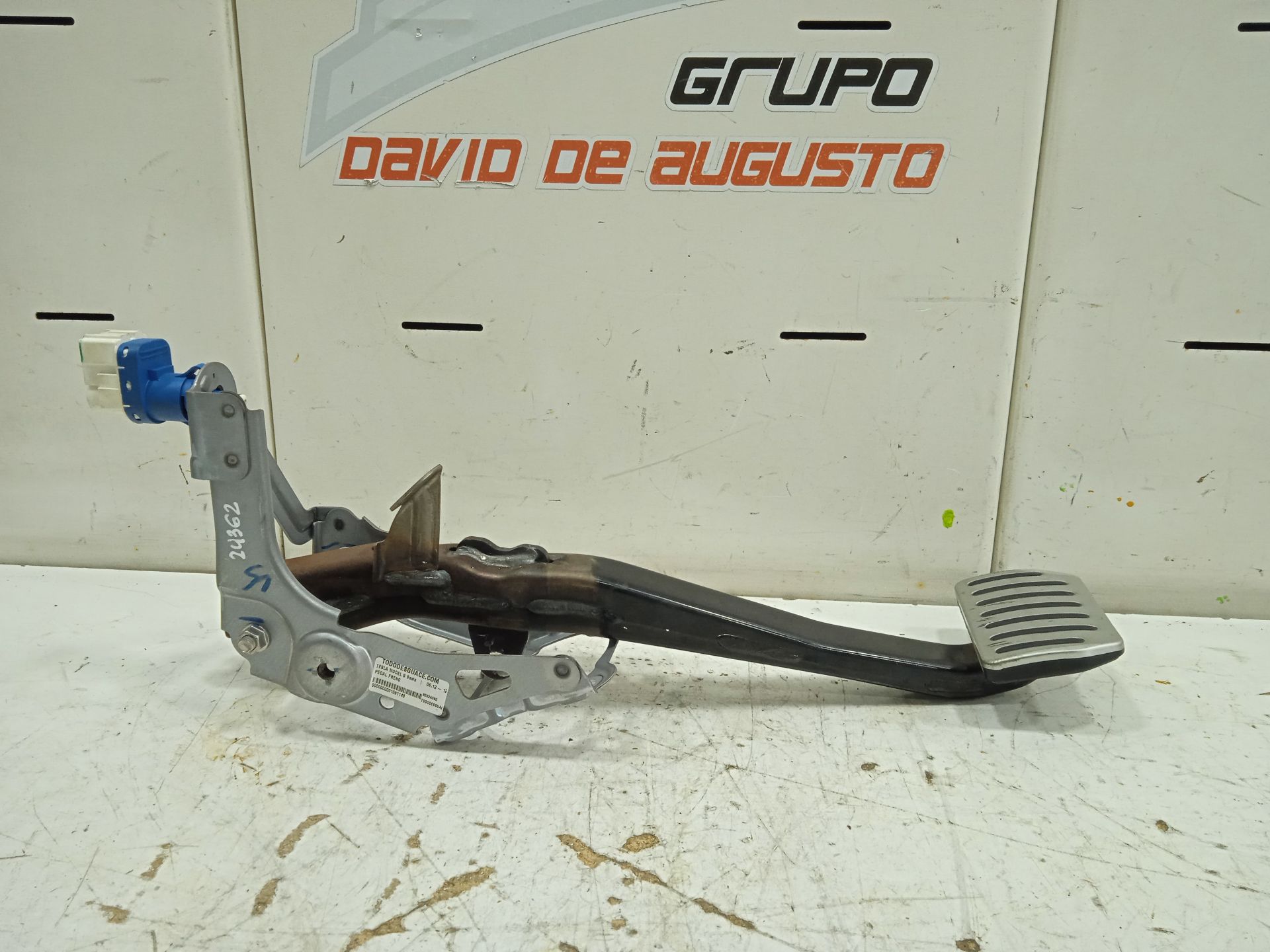 Pedal freno tesla model s basis