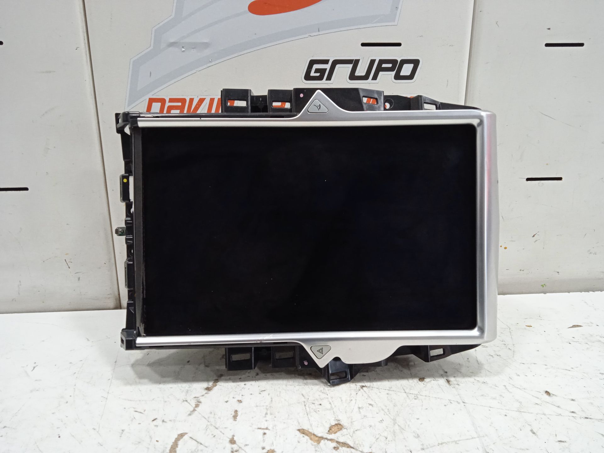 No identificado tesla model s basis