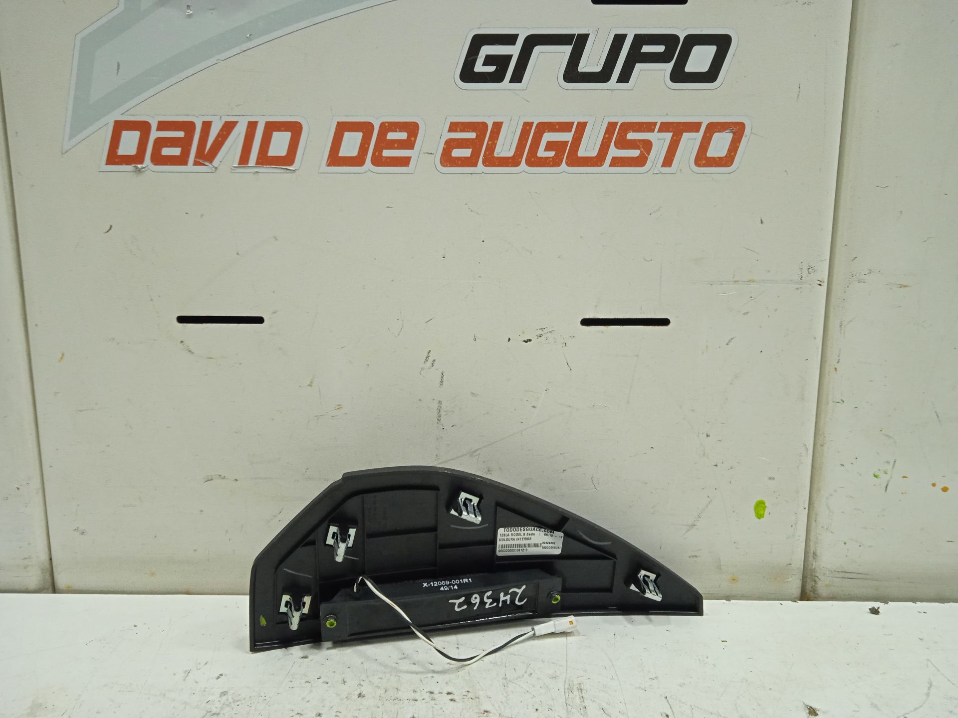 No identificado tesla model s basis