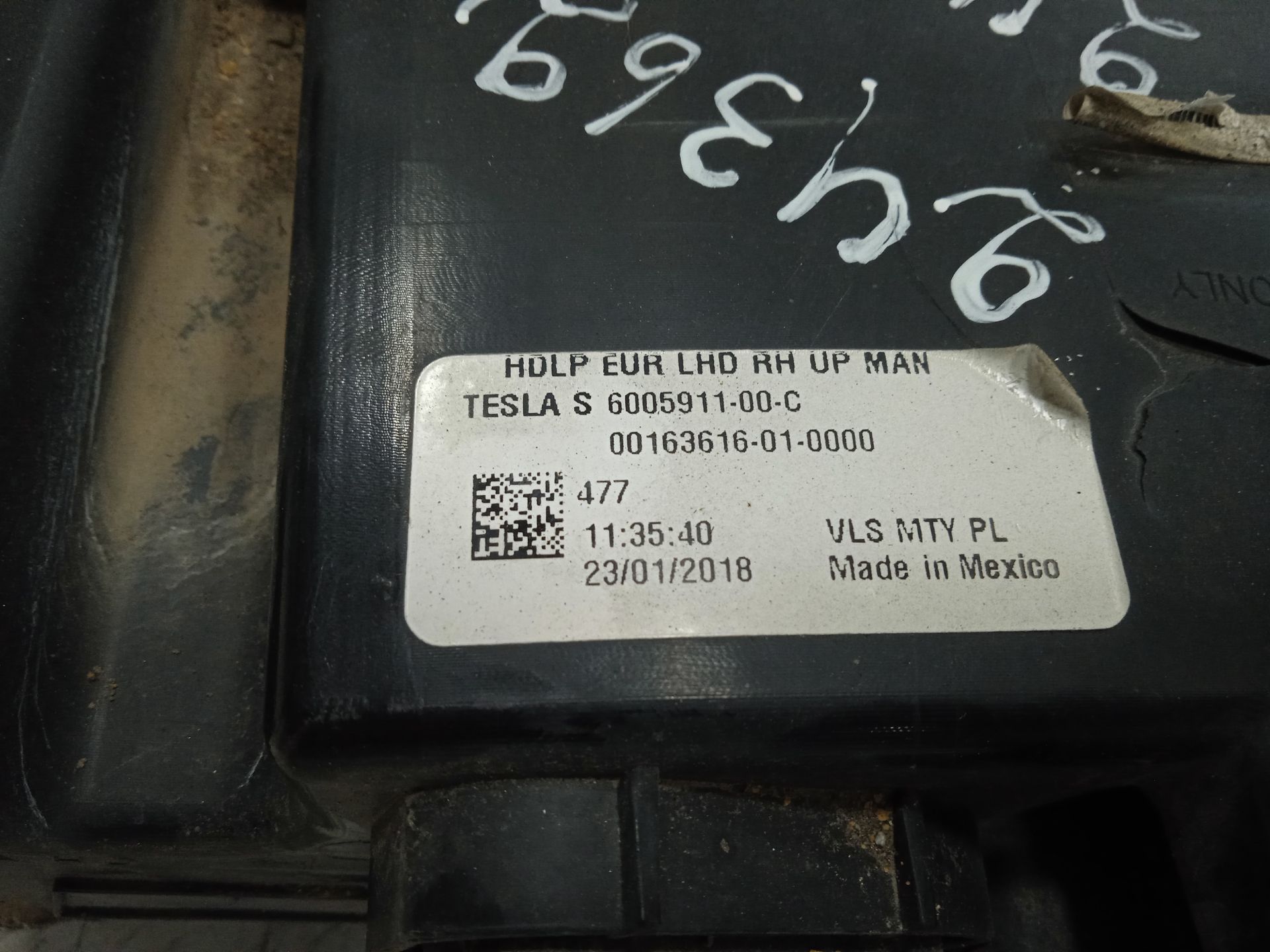 Faro derecho tesla model s basis