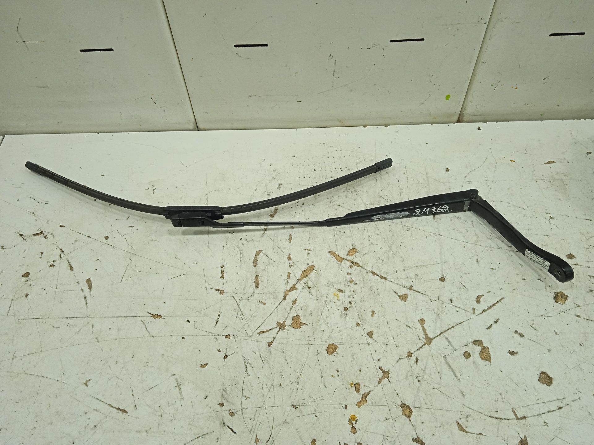 Brazo limpia delantero izquierdo tesla model s basis