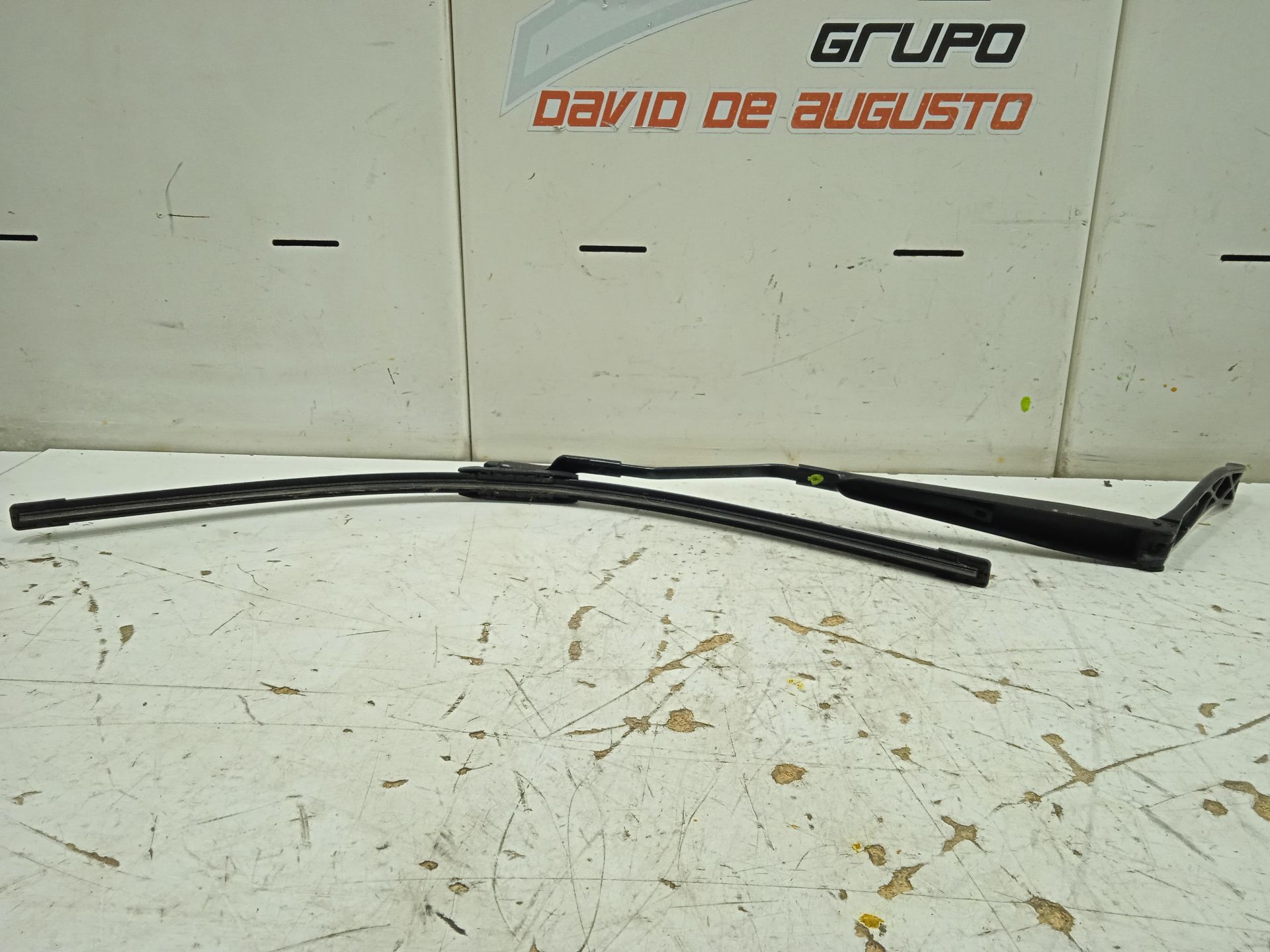 Brazo limpia delantero izquierdo tesla model s basis
