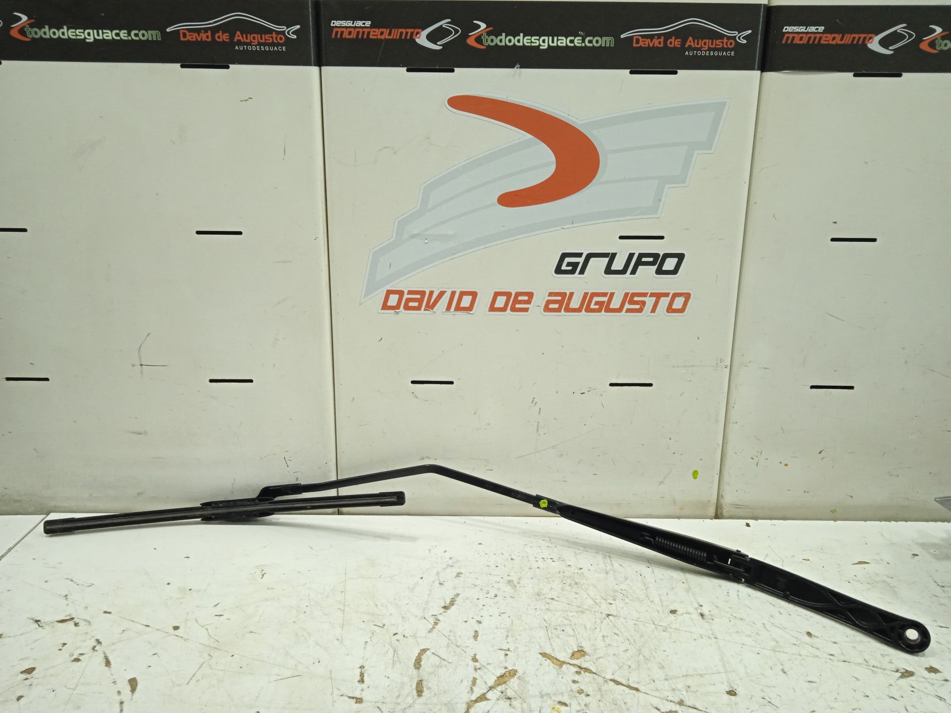 Brazo limpia delantero derecho tesla model s basis