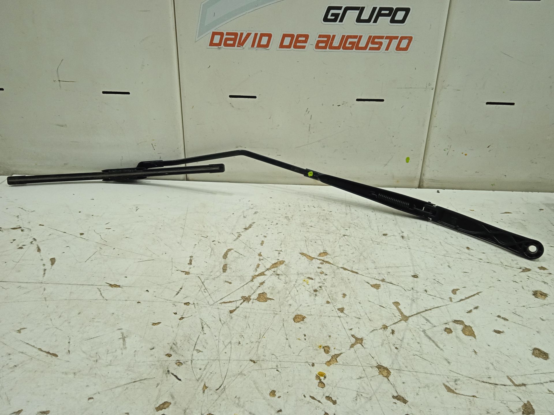 Brazo limpia delantero derecho tesla model s basis