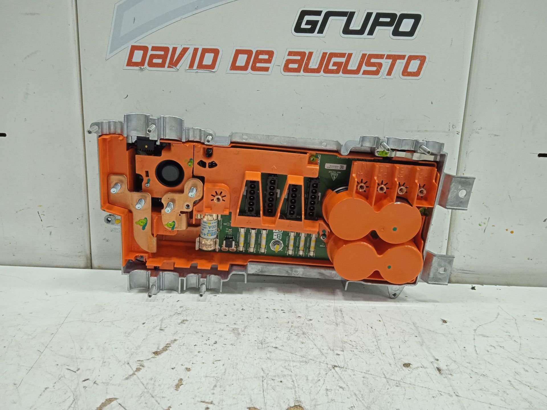 Caja reles / fusibles tesla model s basis