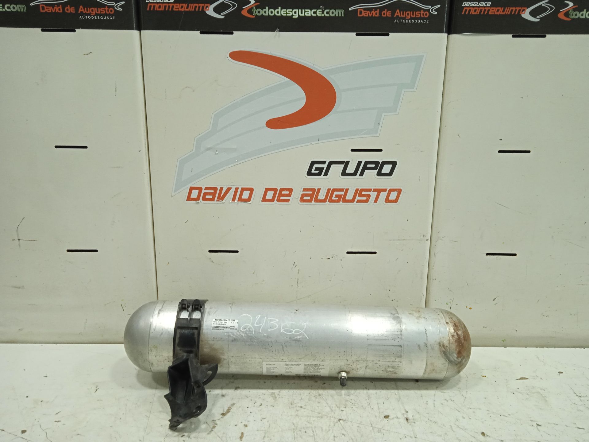 No identificado tesla model s basis