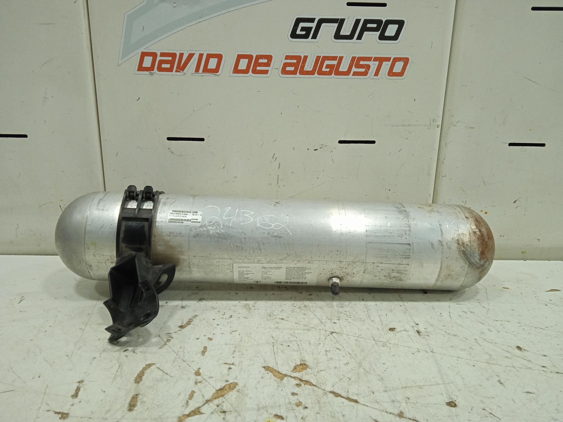 No identificado tesla model s basis