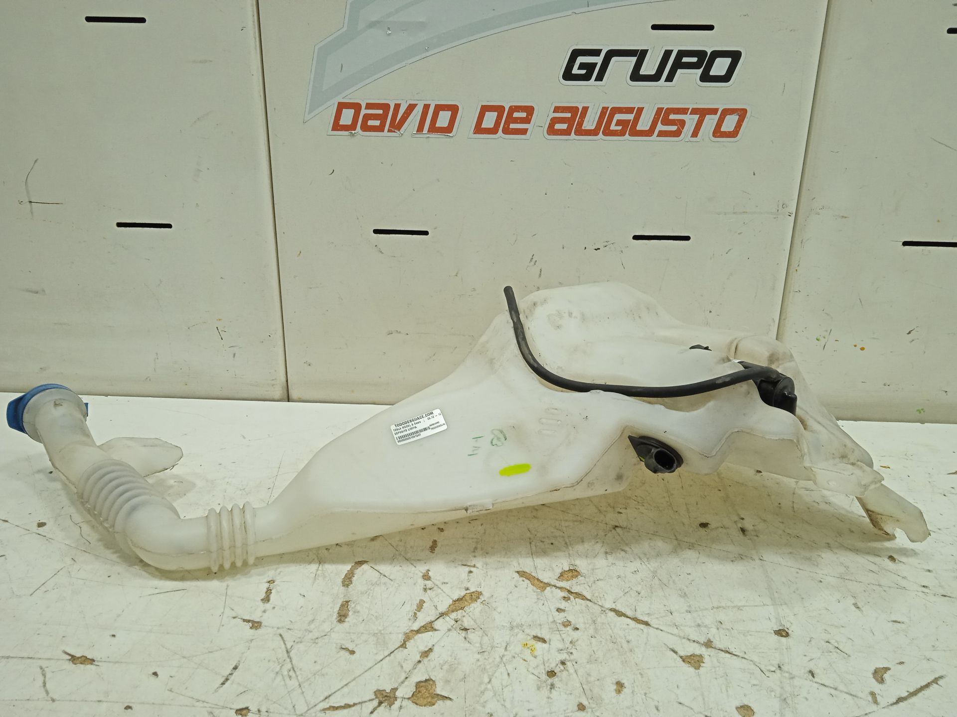 Deposito limpia tesla model s basis