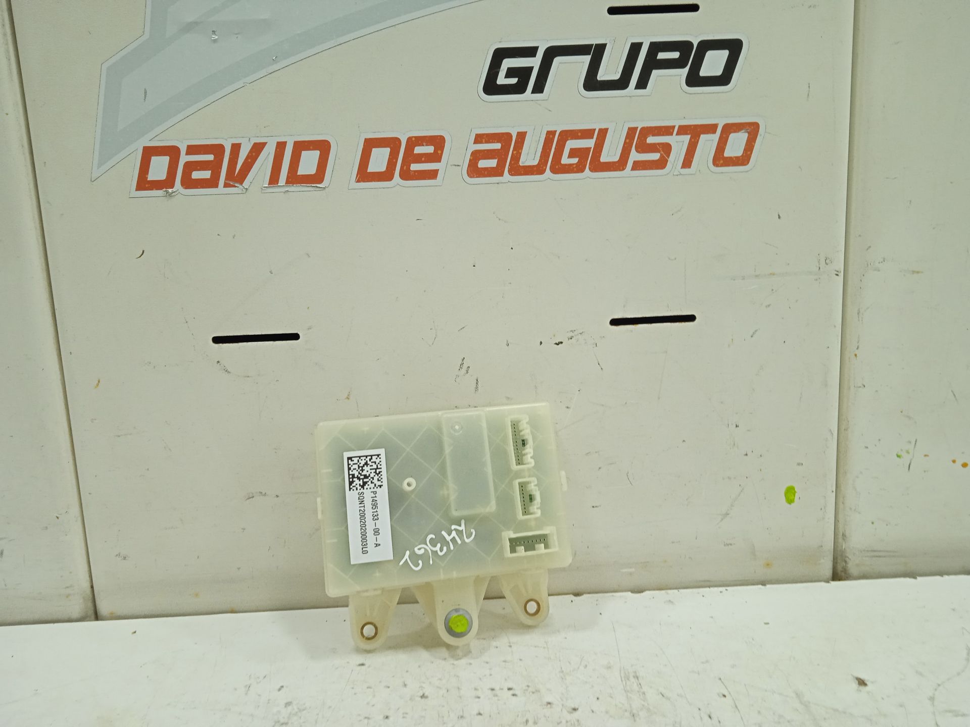 No identificado tesla model s basis