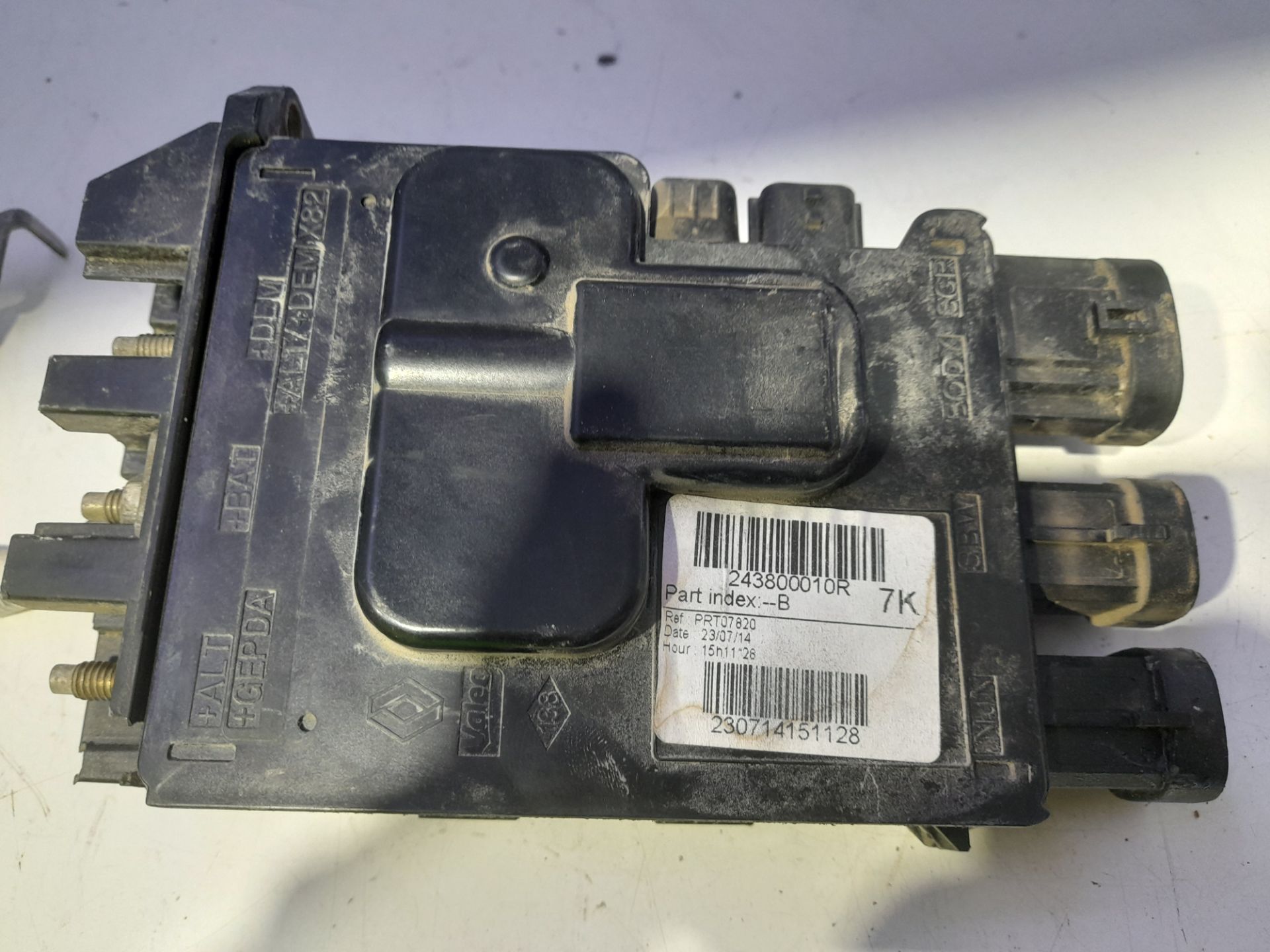 Modulo electronico renault  no identificado