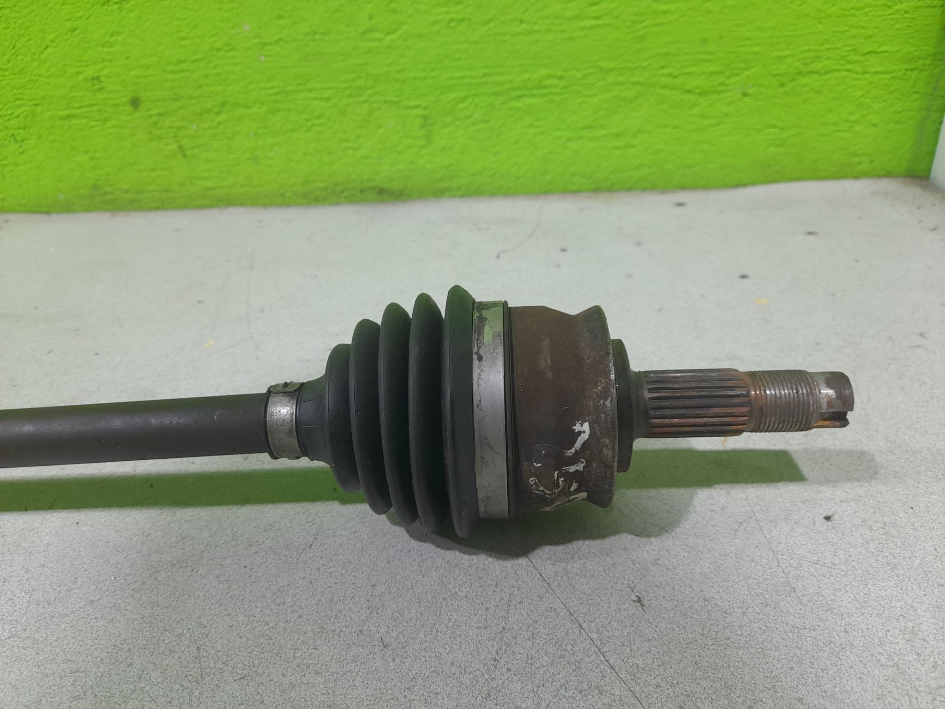 Transmision delantera izquierda ford ka (ccu) black edition