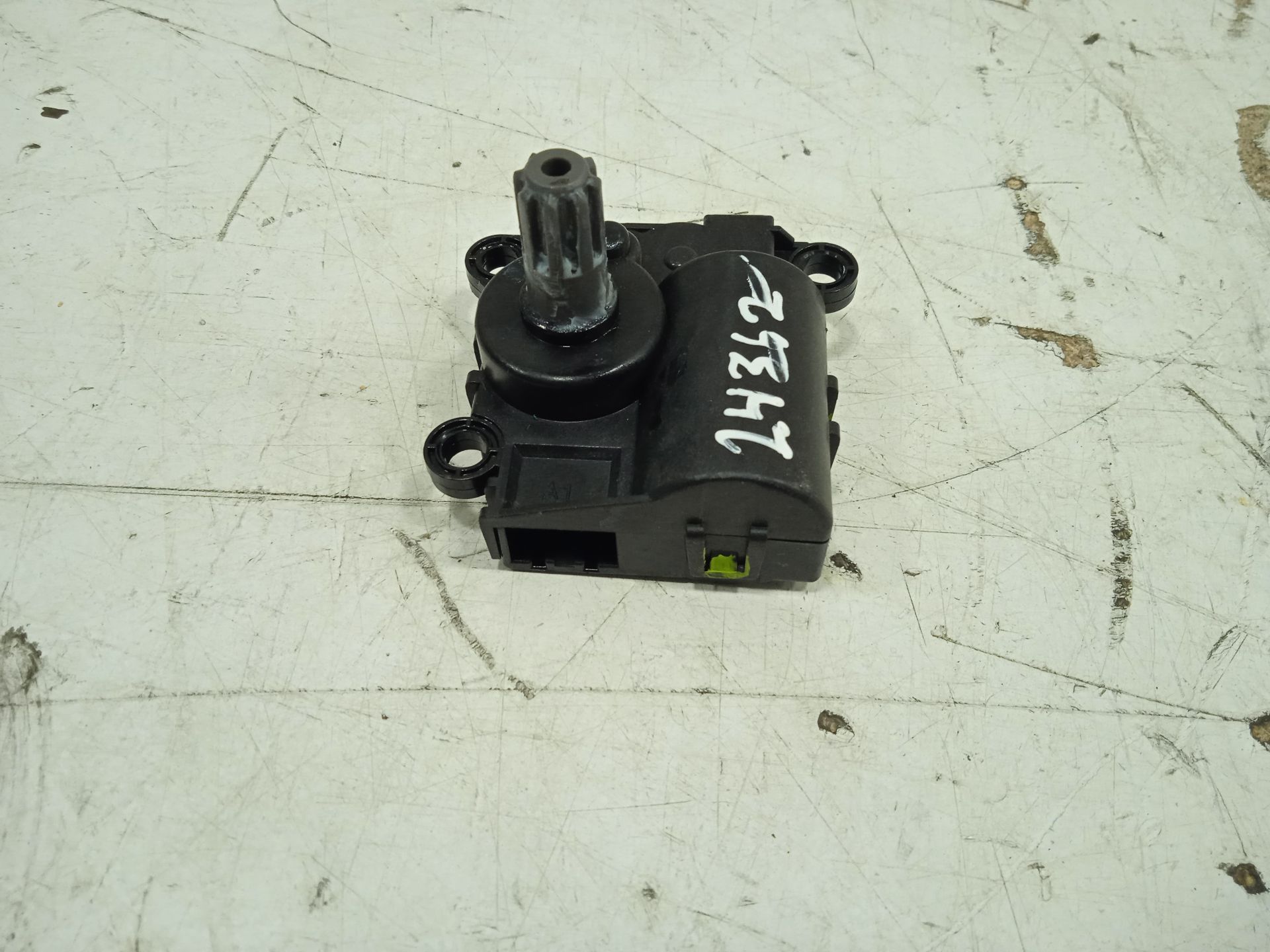 No identificado tesla model s basis