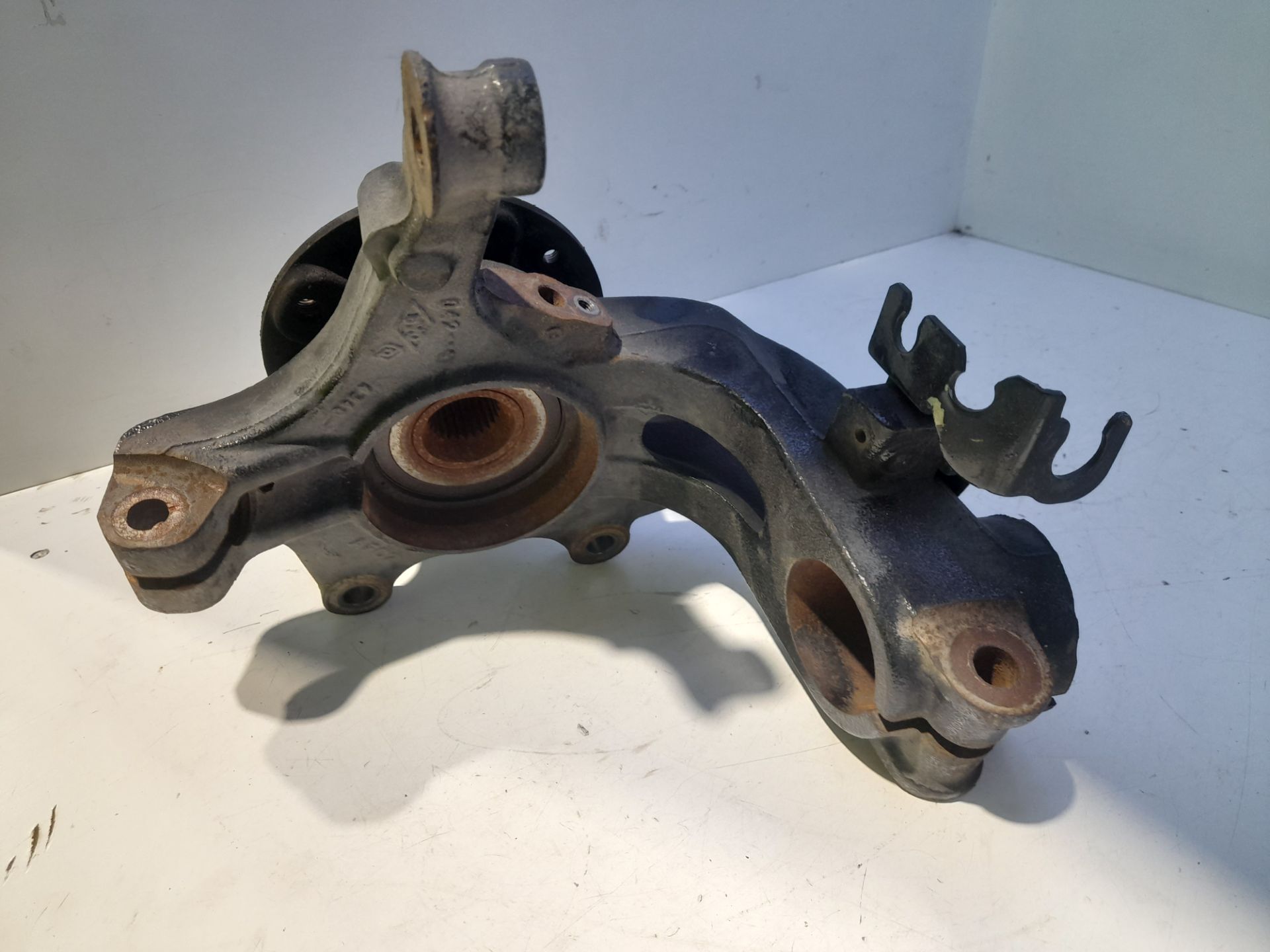 Mangueta delantera izquierda renault megane iv berlina 5p business