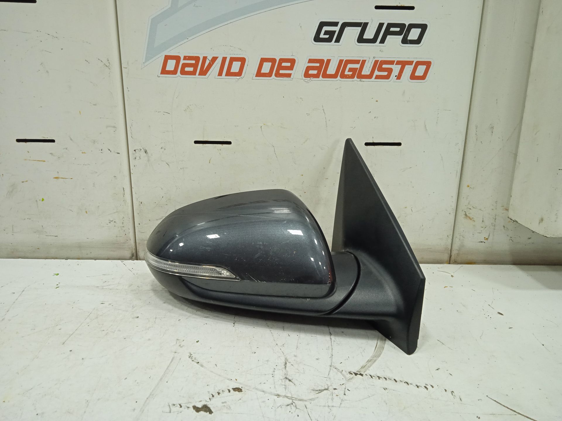 Retrovisor derecho   no identificado