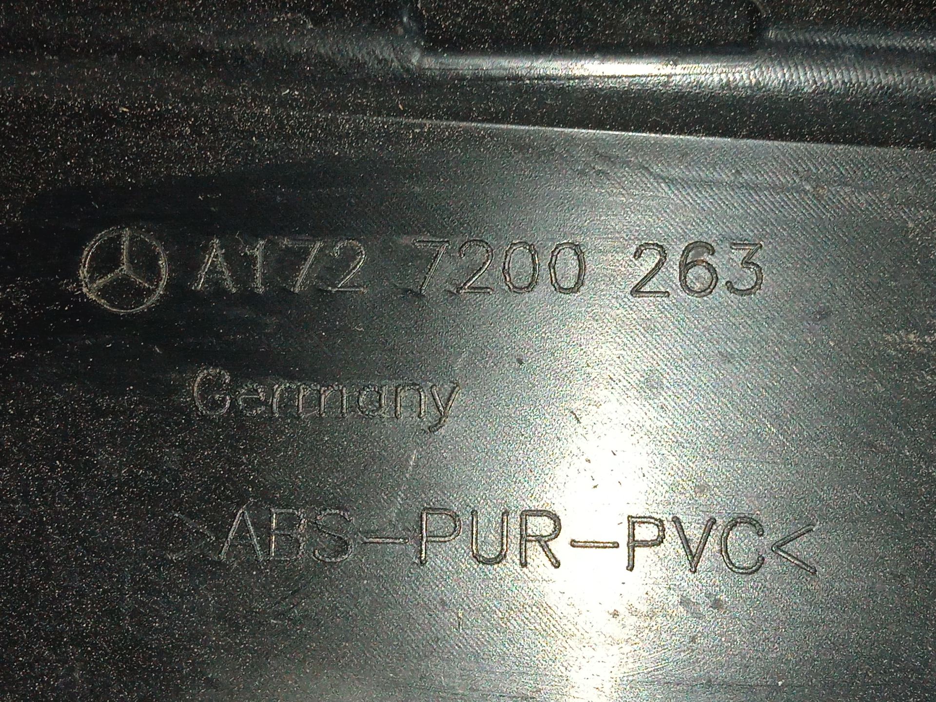 Guarnecido puerta delantera derecha   no identificado