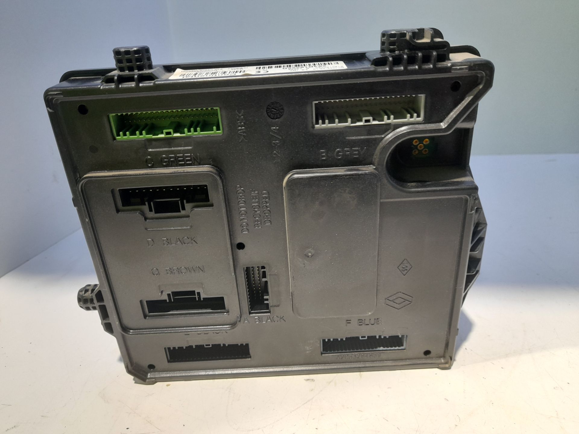 Caja reles / fusibles renault  no identificado