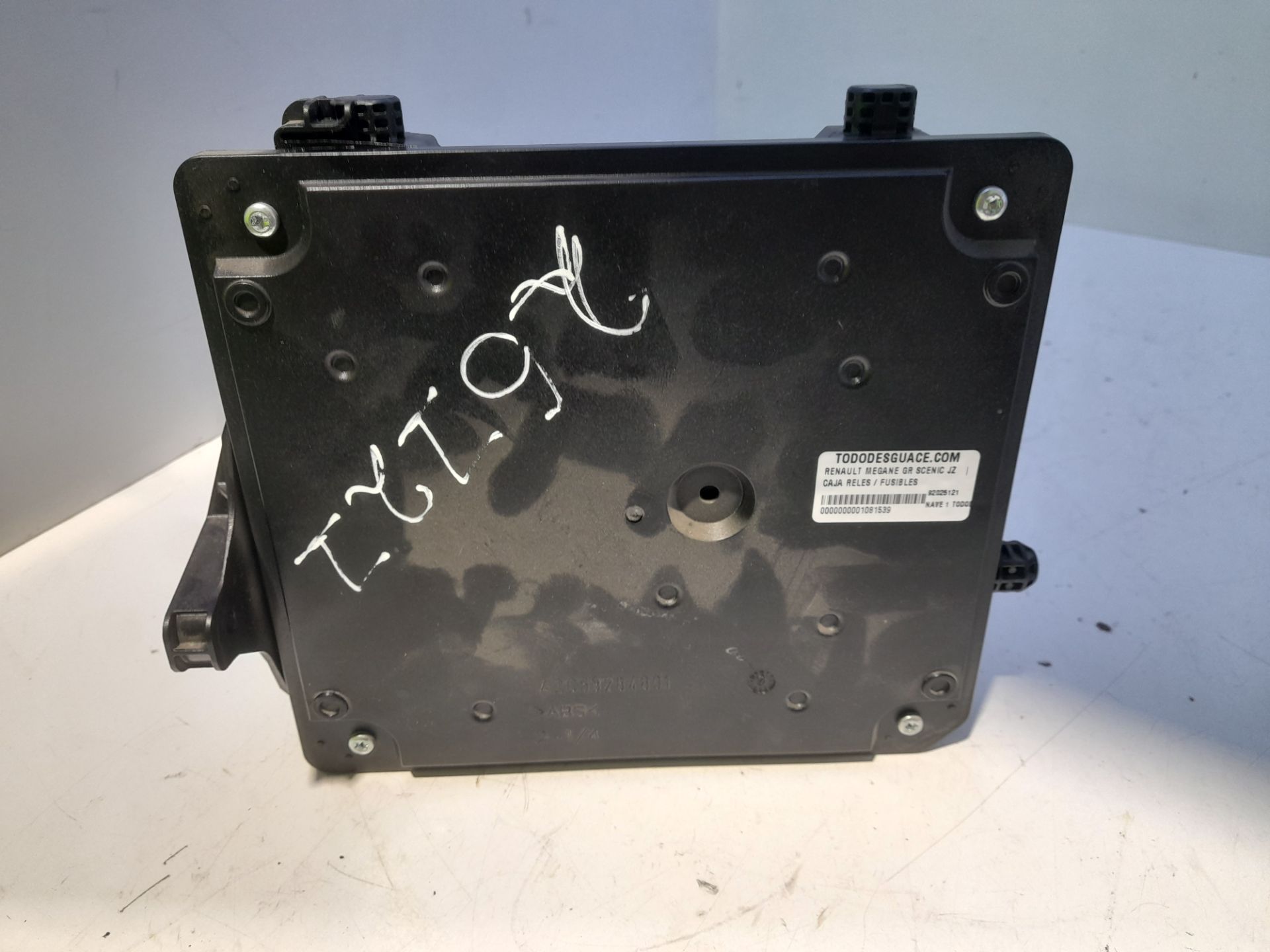Caja reles / fusibles renault  no identificado