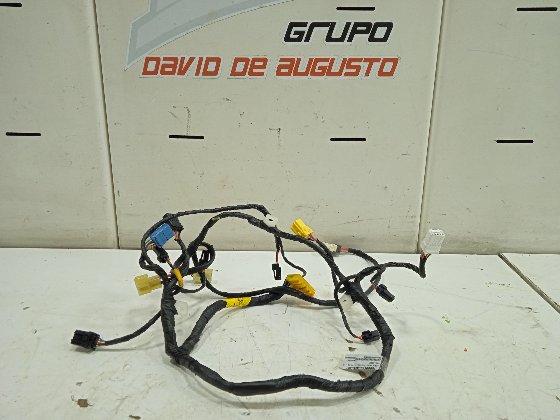 No identificado tesla model s basis
