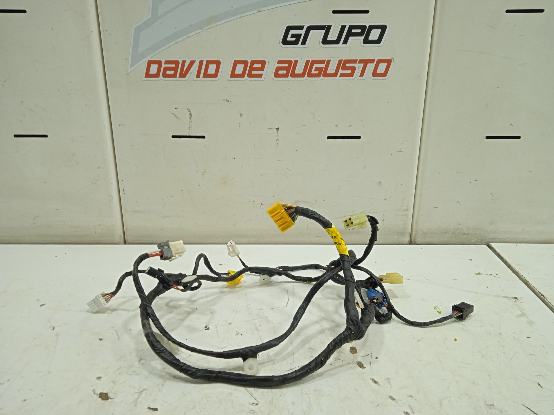 No identificado tesla model s basis