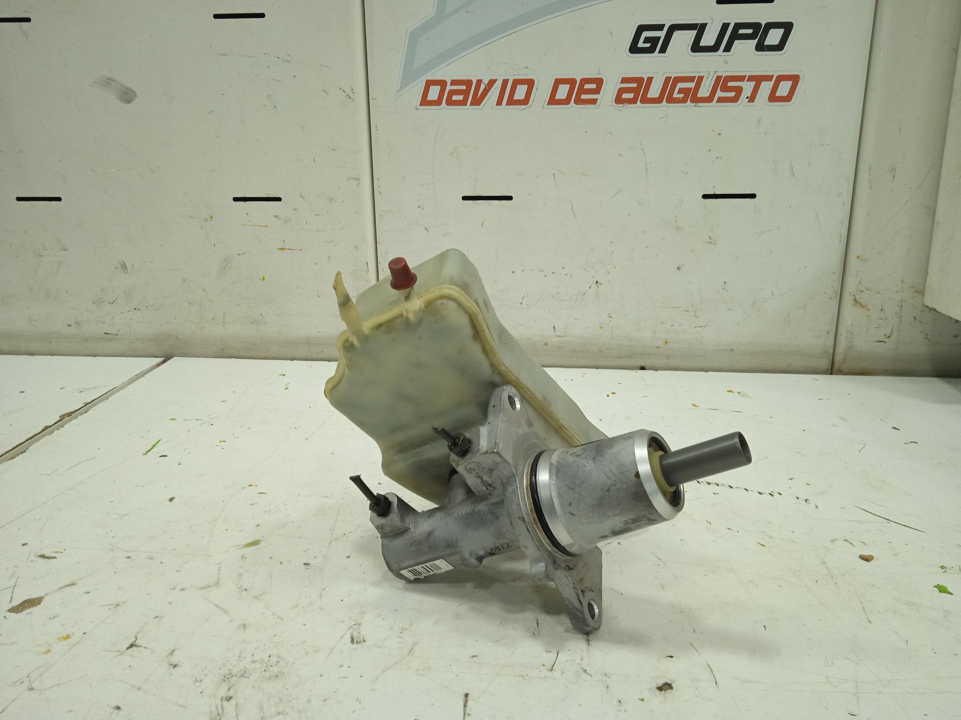 Bomba freno lt  46  caja cerrada