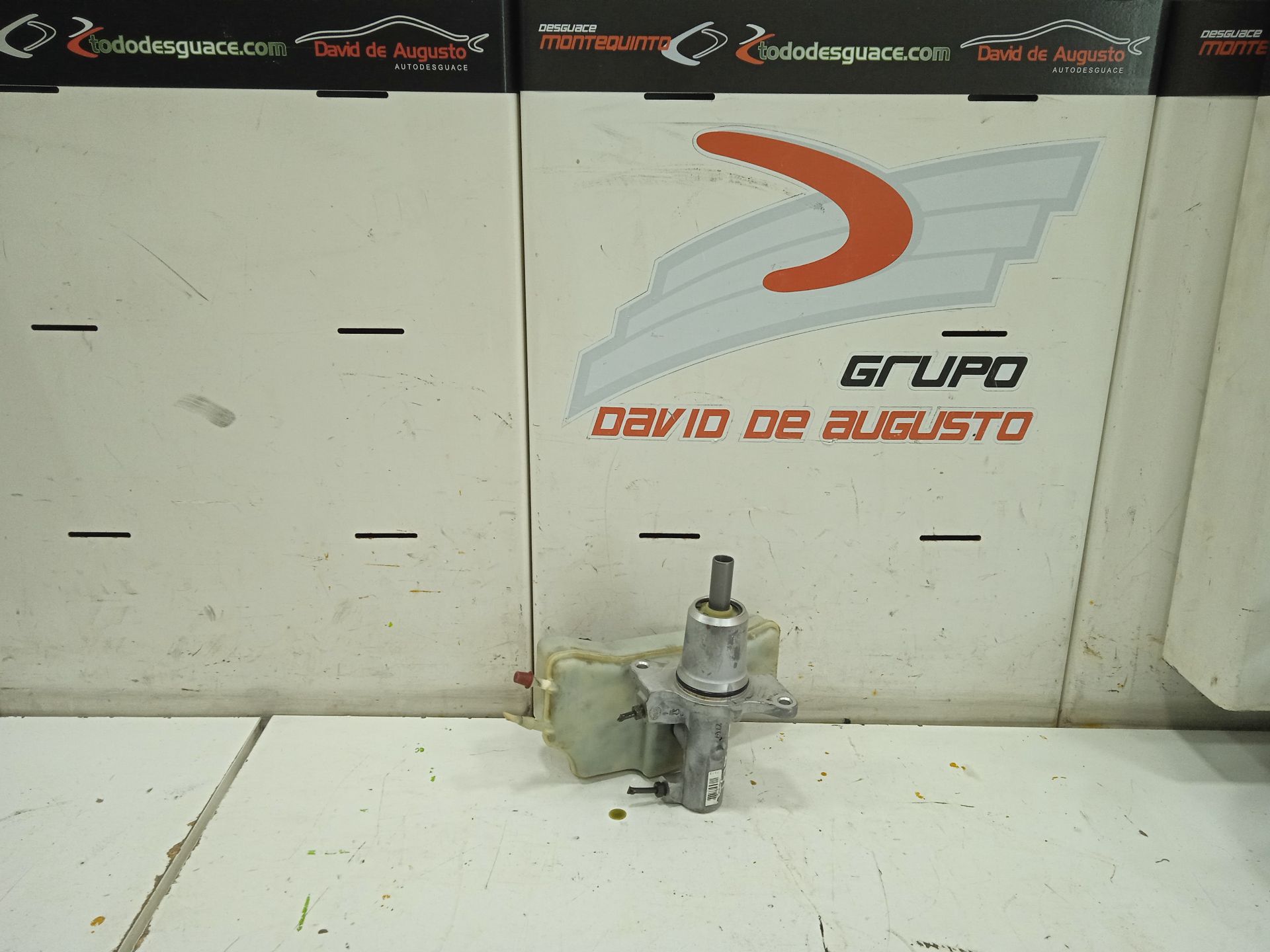 Bomba freno lt  46  caja cerrada